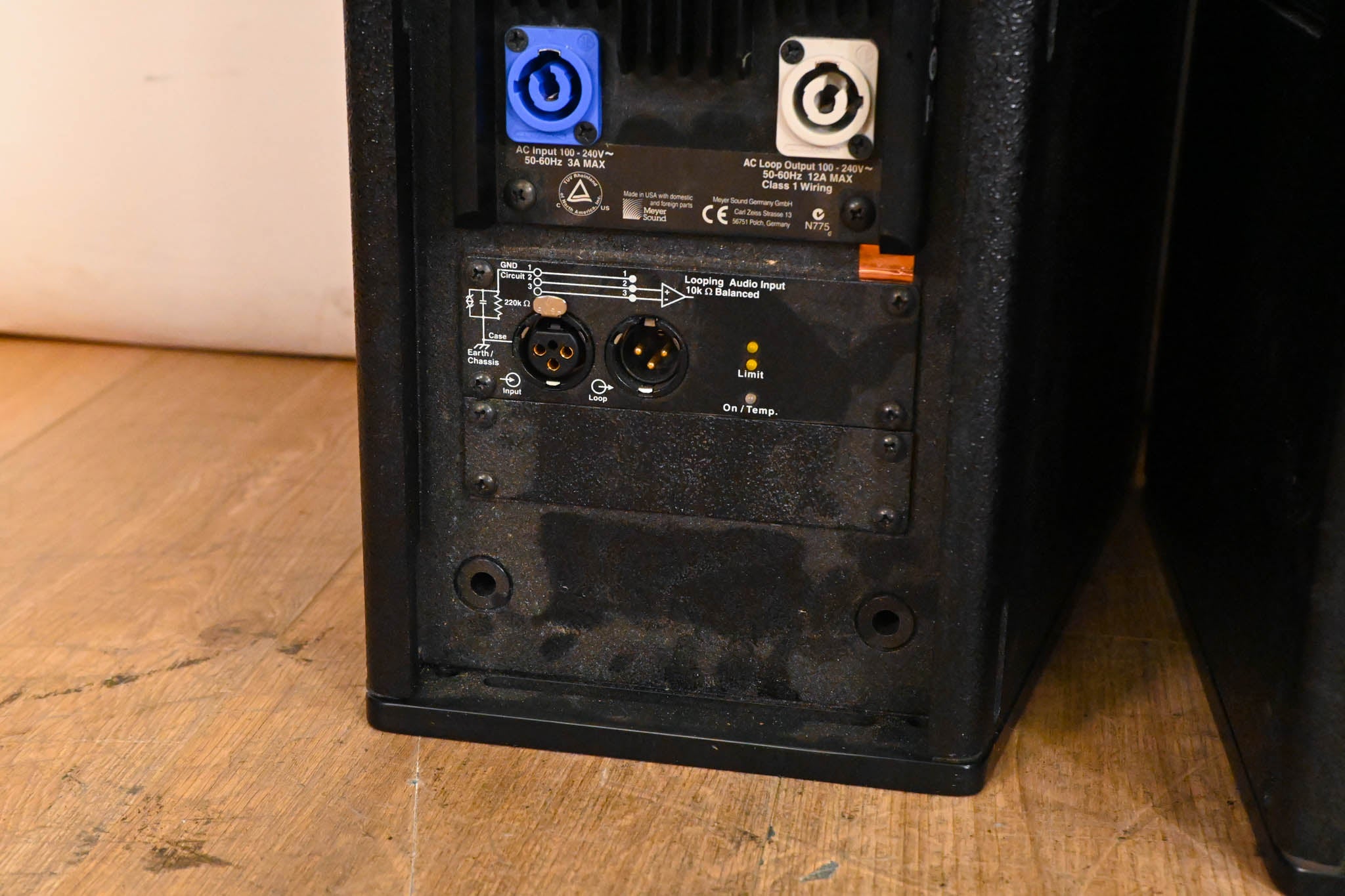 Meyer Sound UPJ-1P Compact VariO Loudspeaker (PAIR)