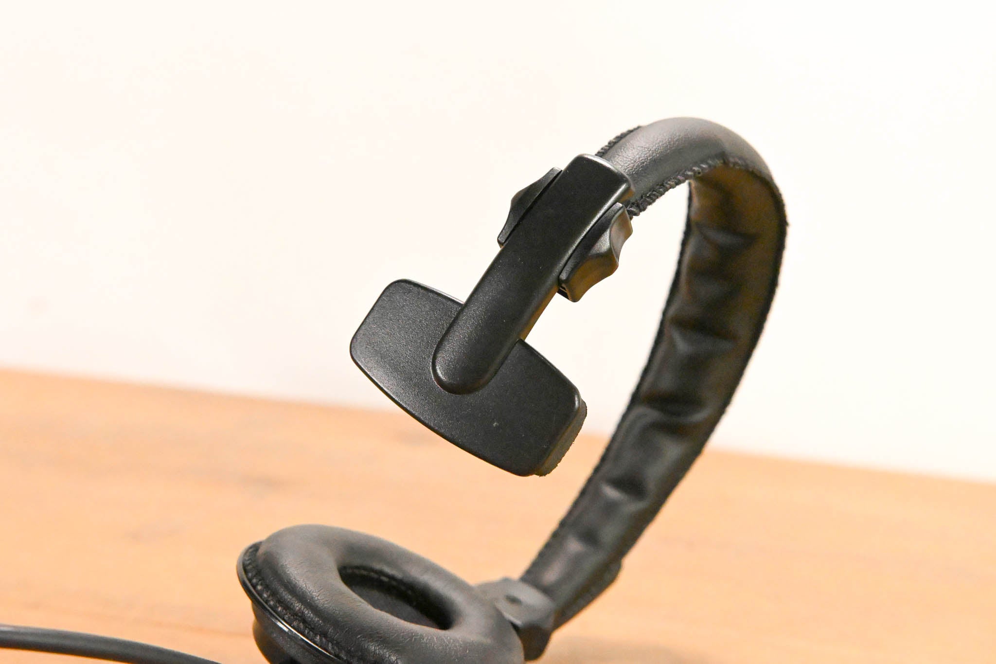 Eartec Single-Ear Slim Wired Headset