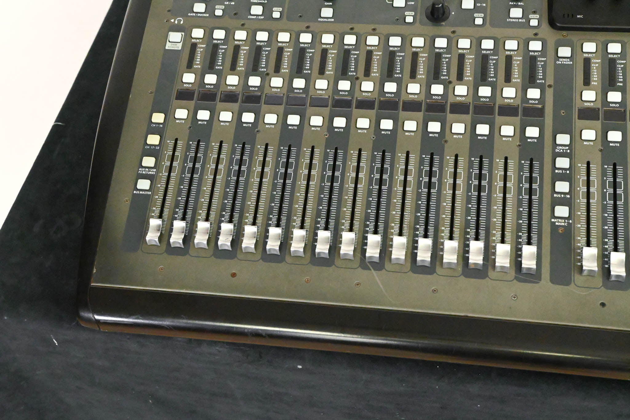 Behringer X32 40-Channel Digital Mixing Console