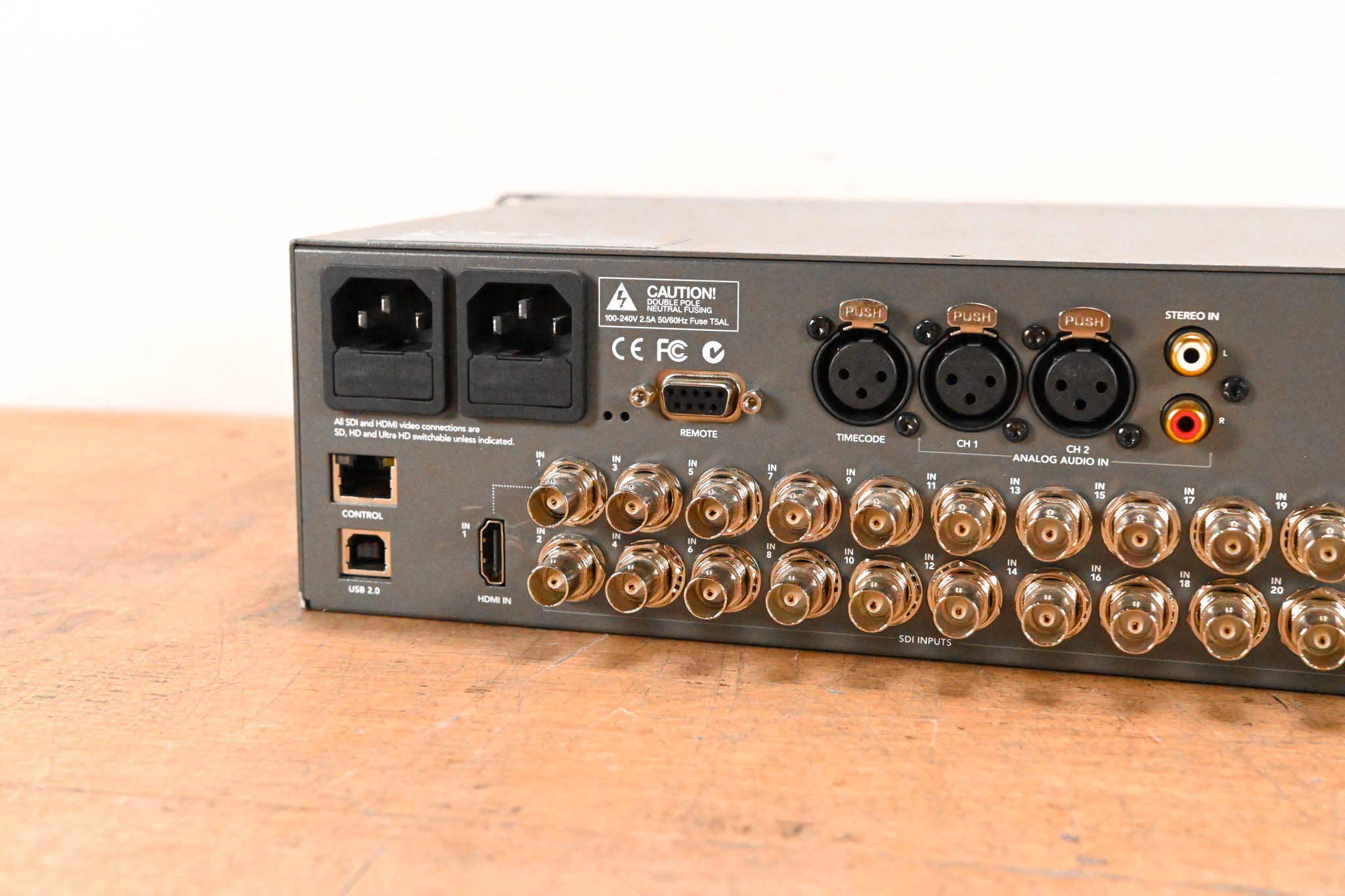 Blackmagic Design ATEM 2 M/E Production Studio 4K