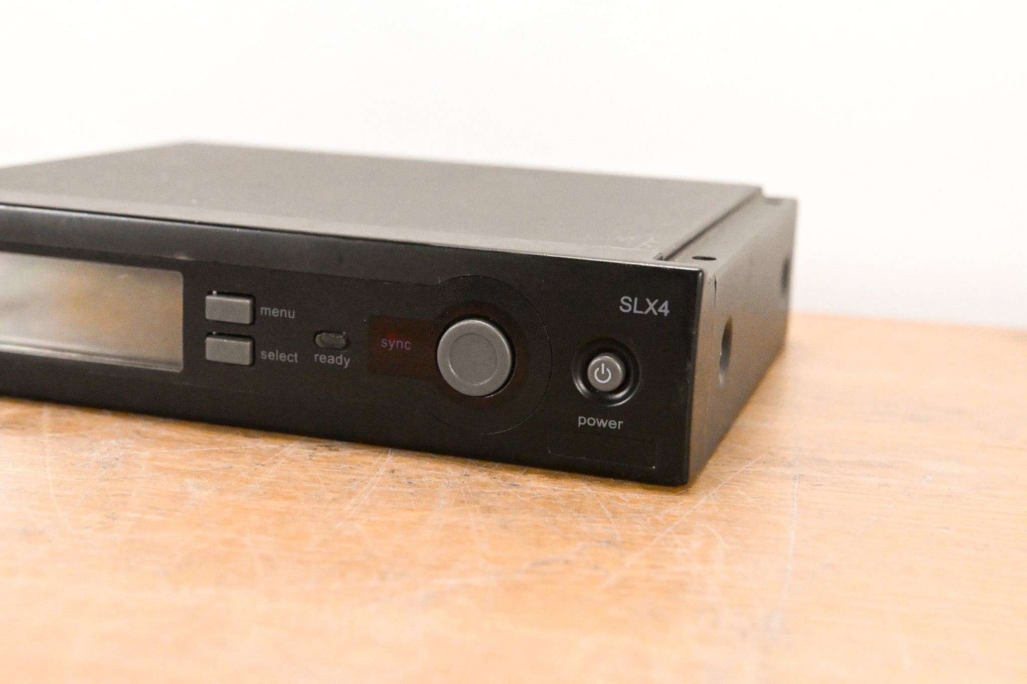 Shure SLX4 Wireless Receiver - R5 Band: 800-820 MHz (NO POWER SUPPLY)