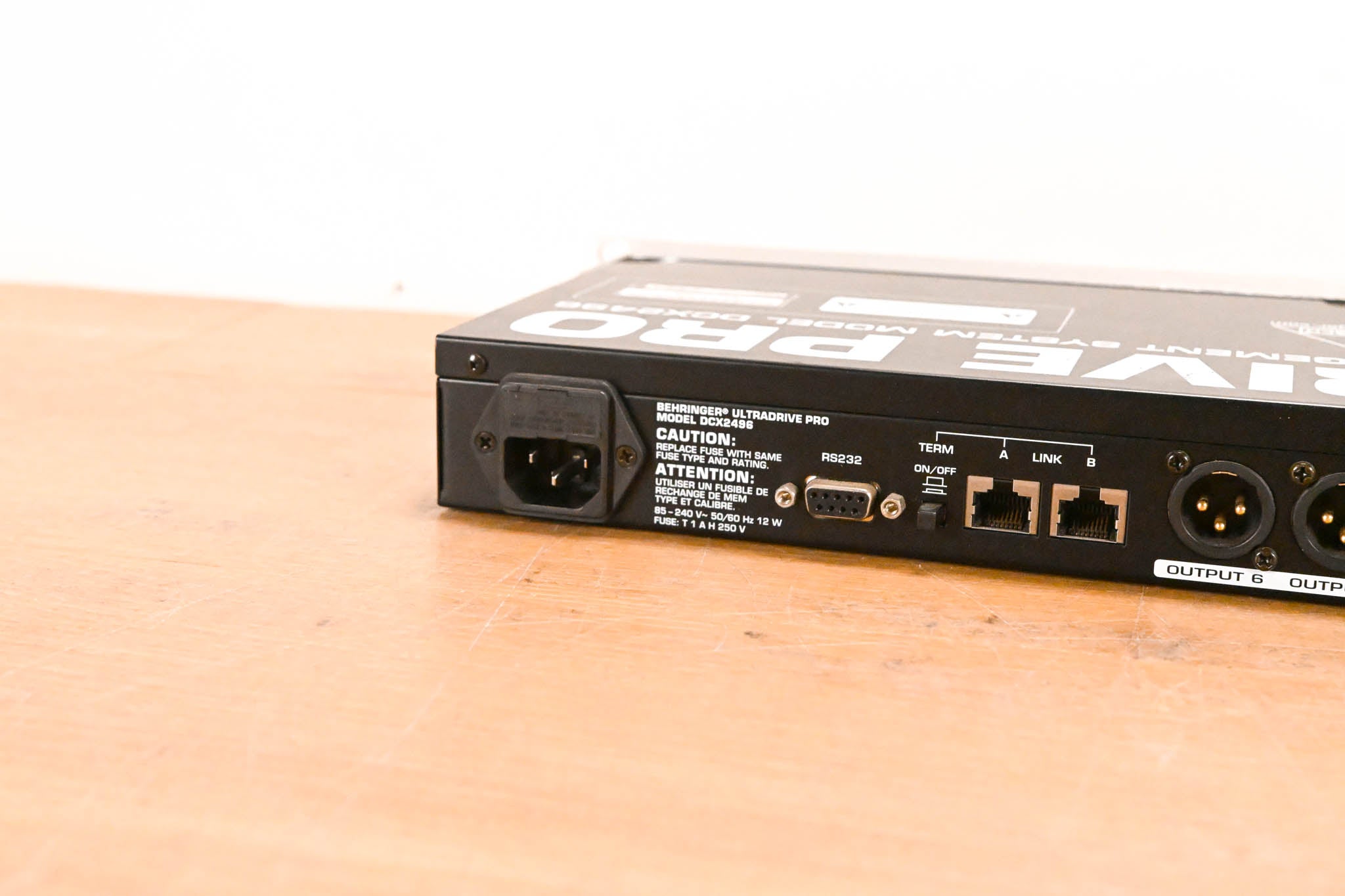 Behringer ULTRADRIVE PRO DCX2496 Loudspeaker Management System