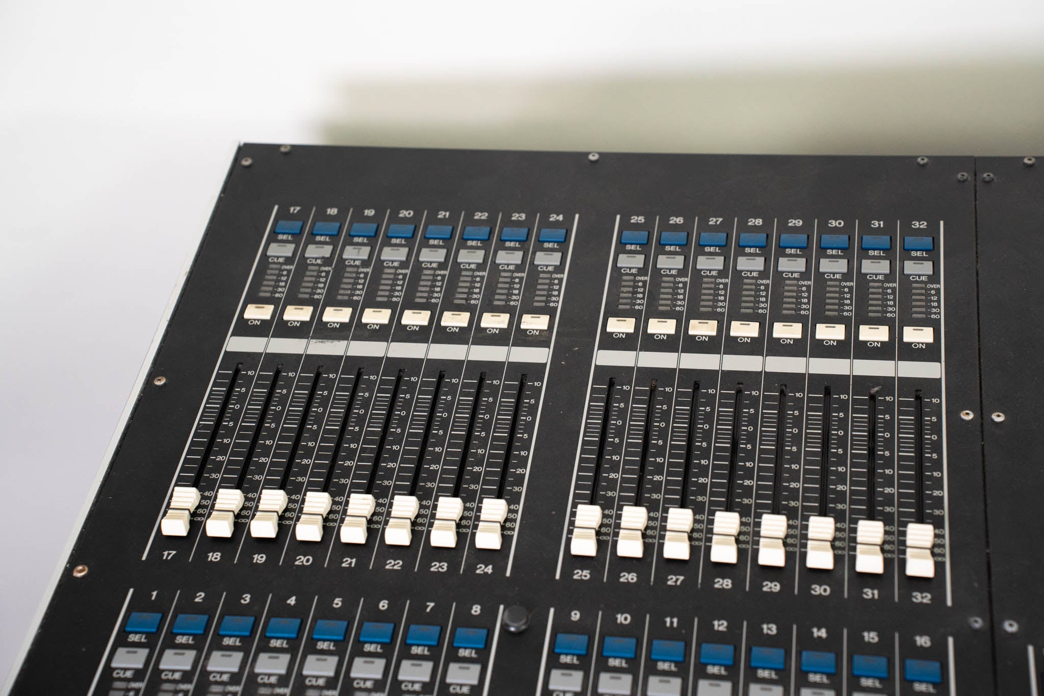 Yamaha M7CL-32 32-Channel Digital Audio Mixing Console