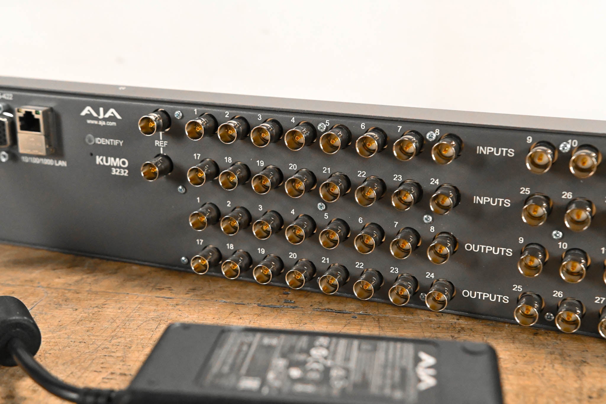 AJA KUMO 3232 2RU Compact 3G-SDI Router