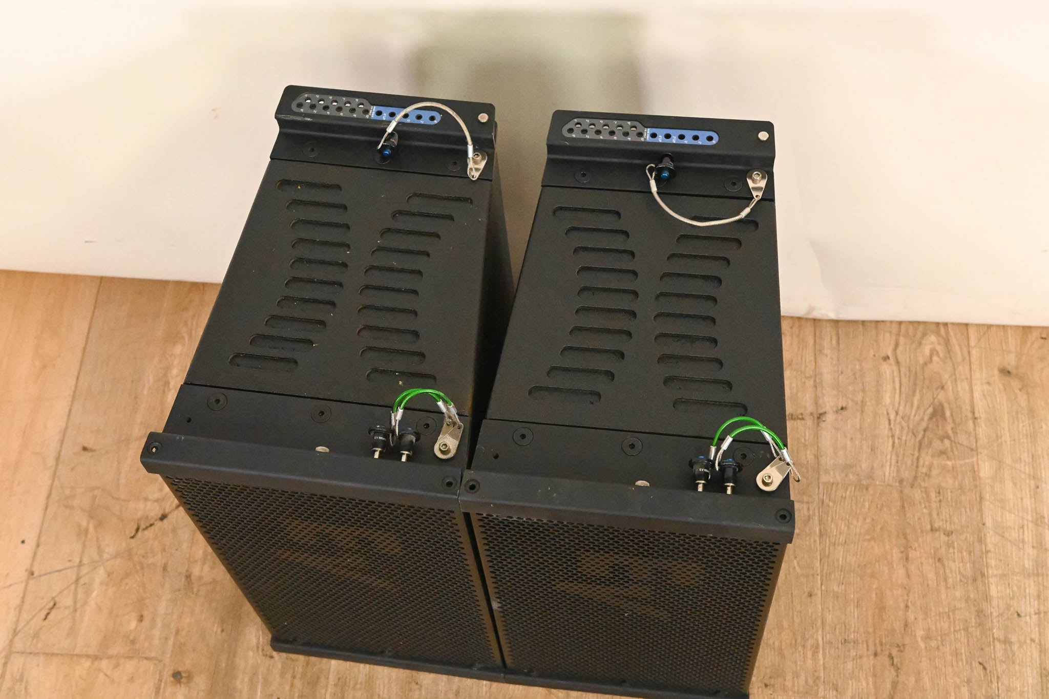 Electro-Voice (EV) XLE181 8" 2-Way Passive Line Array Speaker (PAIR)