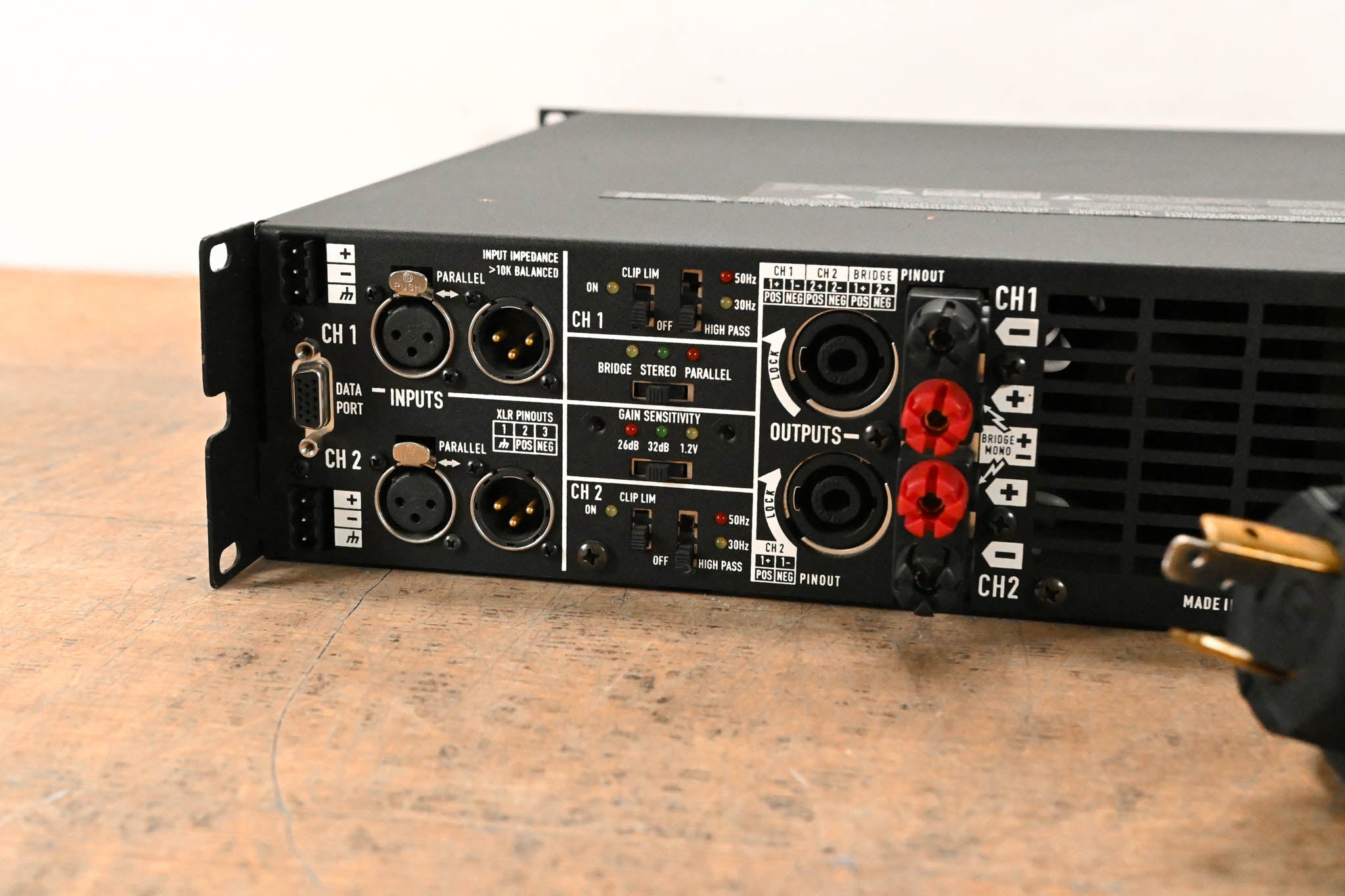 QSC PL380 Powerlight 3 Series 2-Channel Power Amplifier