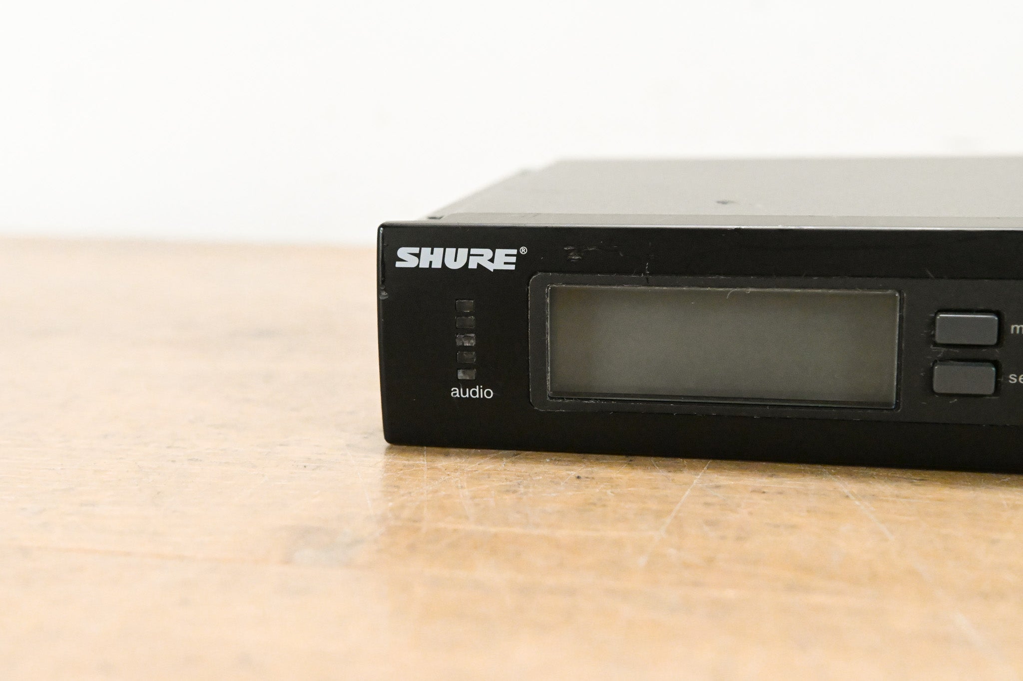Shure SLX4 Wireless Receiver - H5 Band: 518-542 MHz (NO POWER SUPPLY)