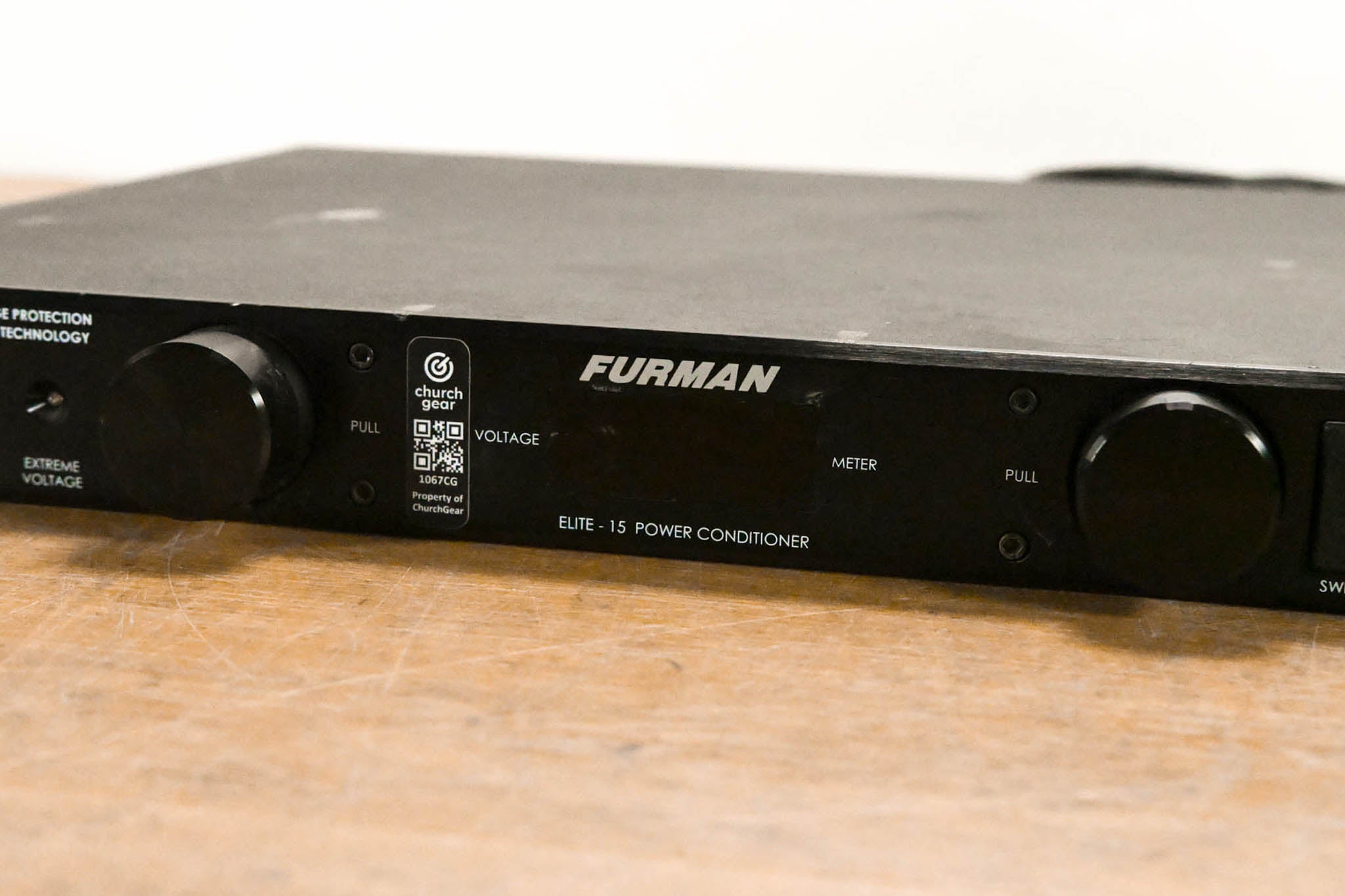 Furman Elite-15i Power Conditioner with Lights (7-Outlet, 15-Amp)