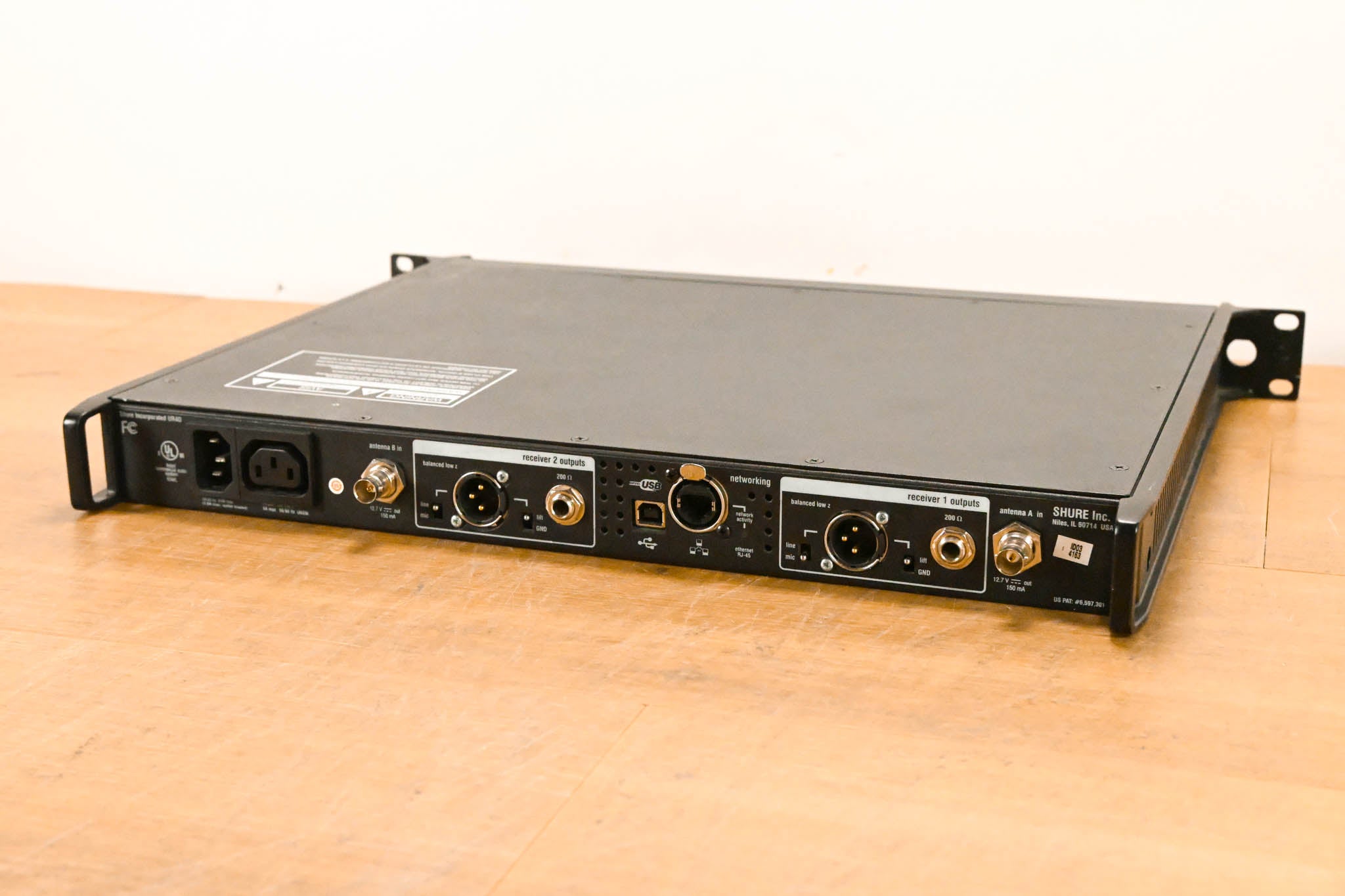 Shure UR4D Dual Wireless Receiver - G1 Band - 470-530 MHz