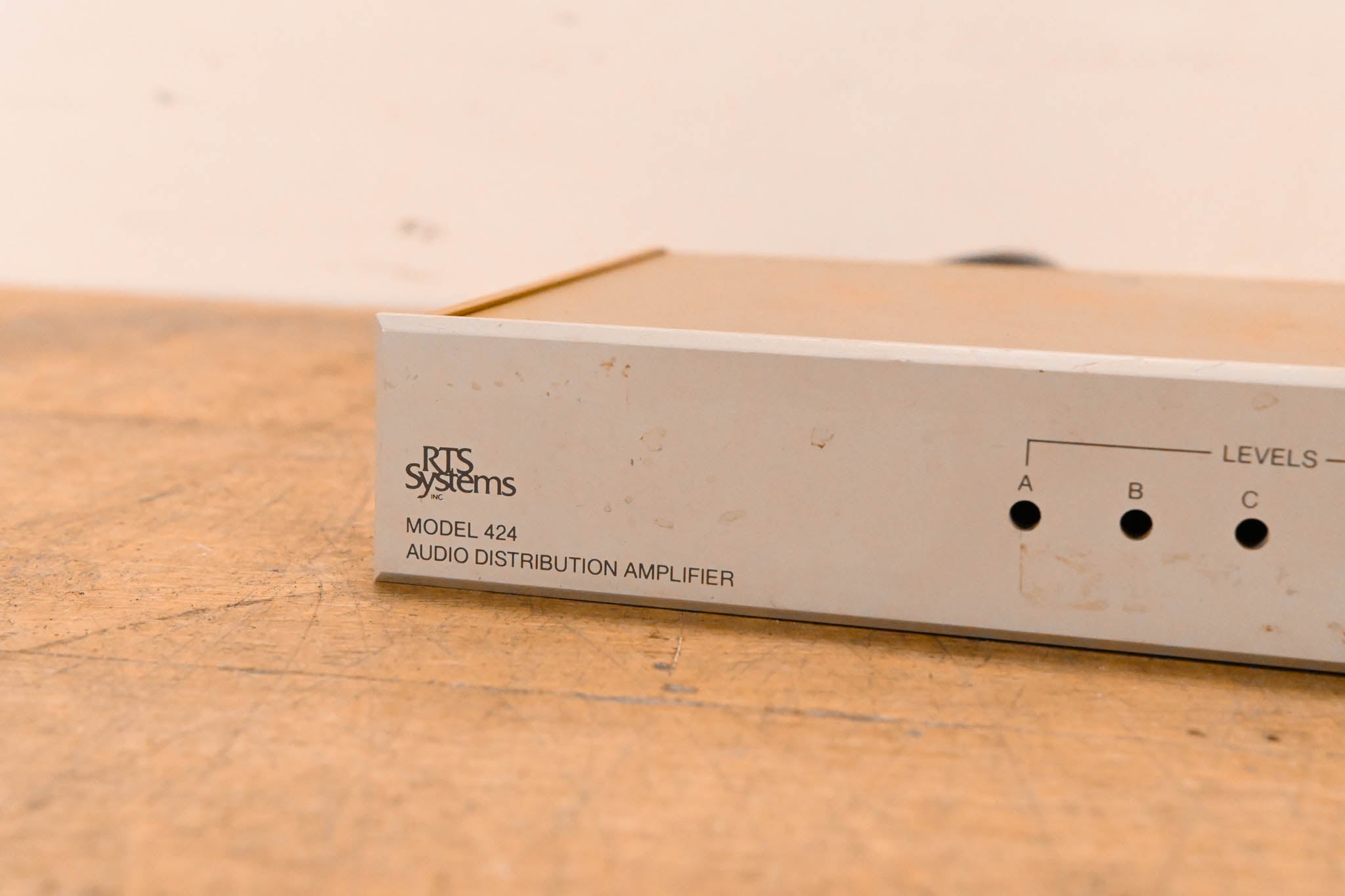 RTS 424 Audio Distribution Amplifier