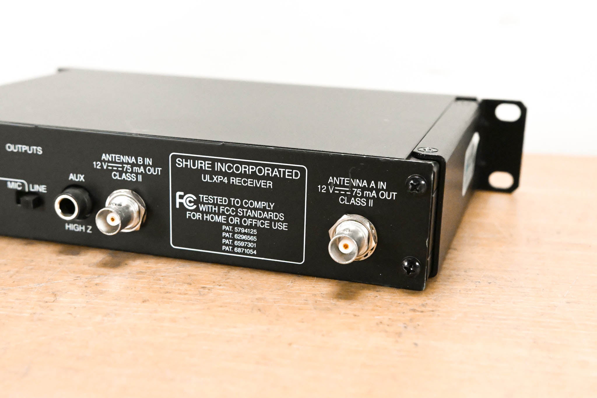 Shure ULXP4 Wireless Receiver - G3 Band: 470-506 MHz (NO POWER SUPPLY)
