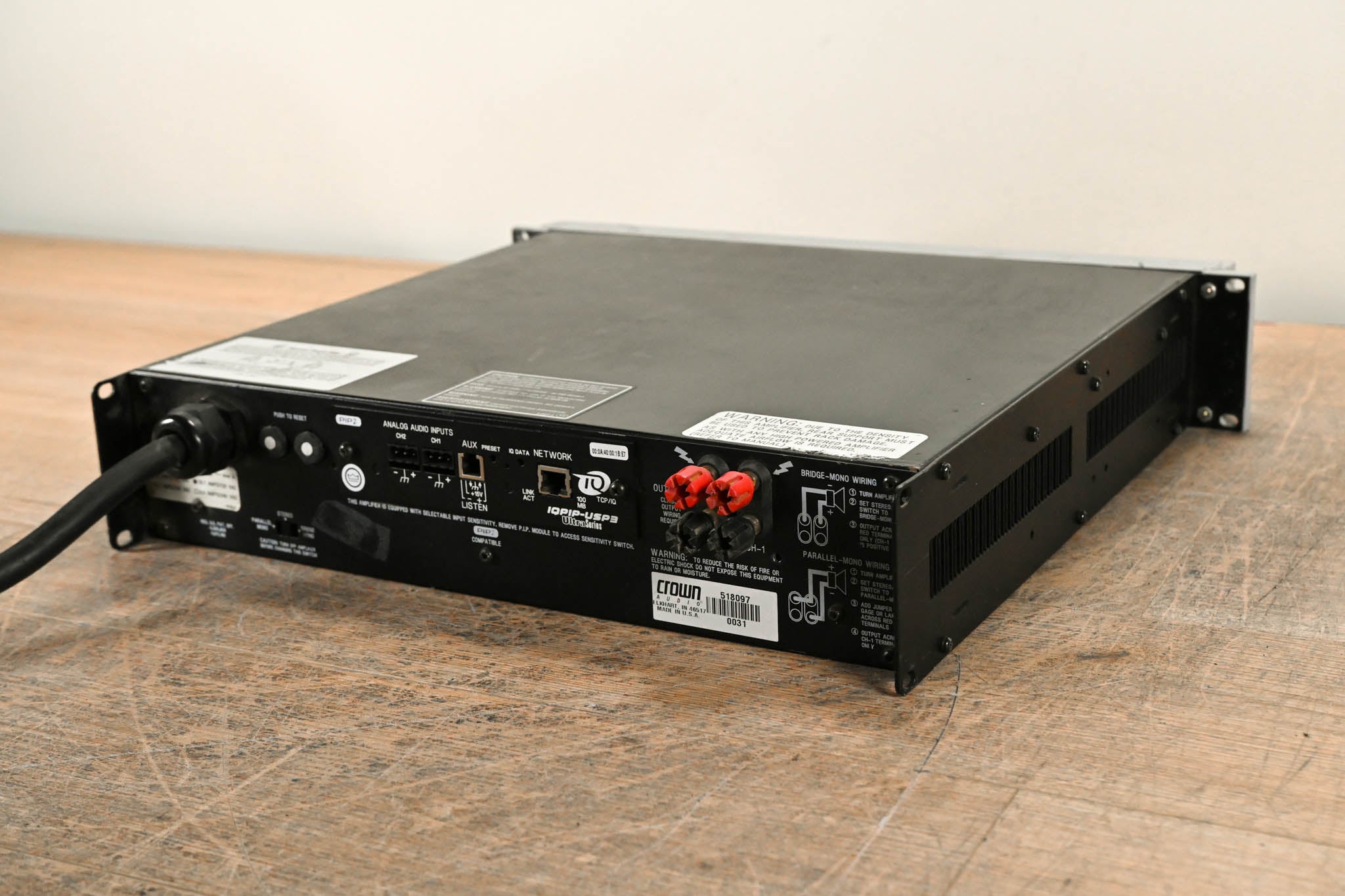 Crown Macro-Tech 2402 2-Channel Power Amplifier