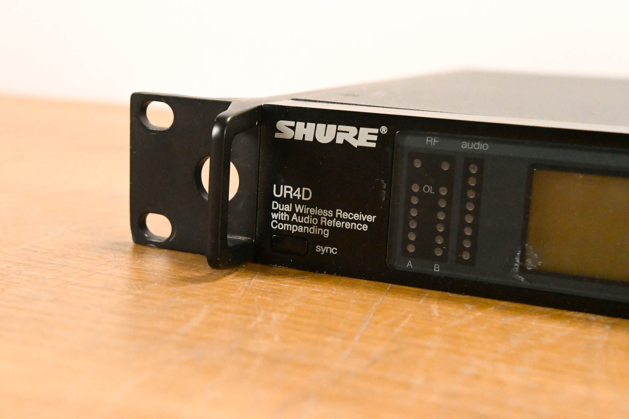 Shure UR4D Dual Wireless Receiver - G1 Band - 470-530 MHz