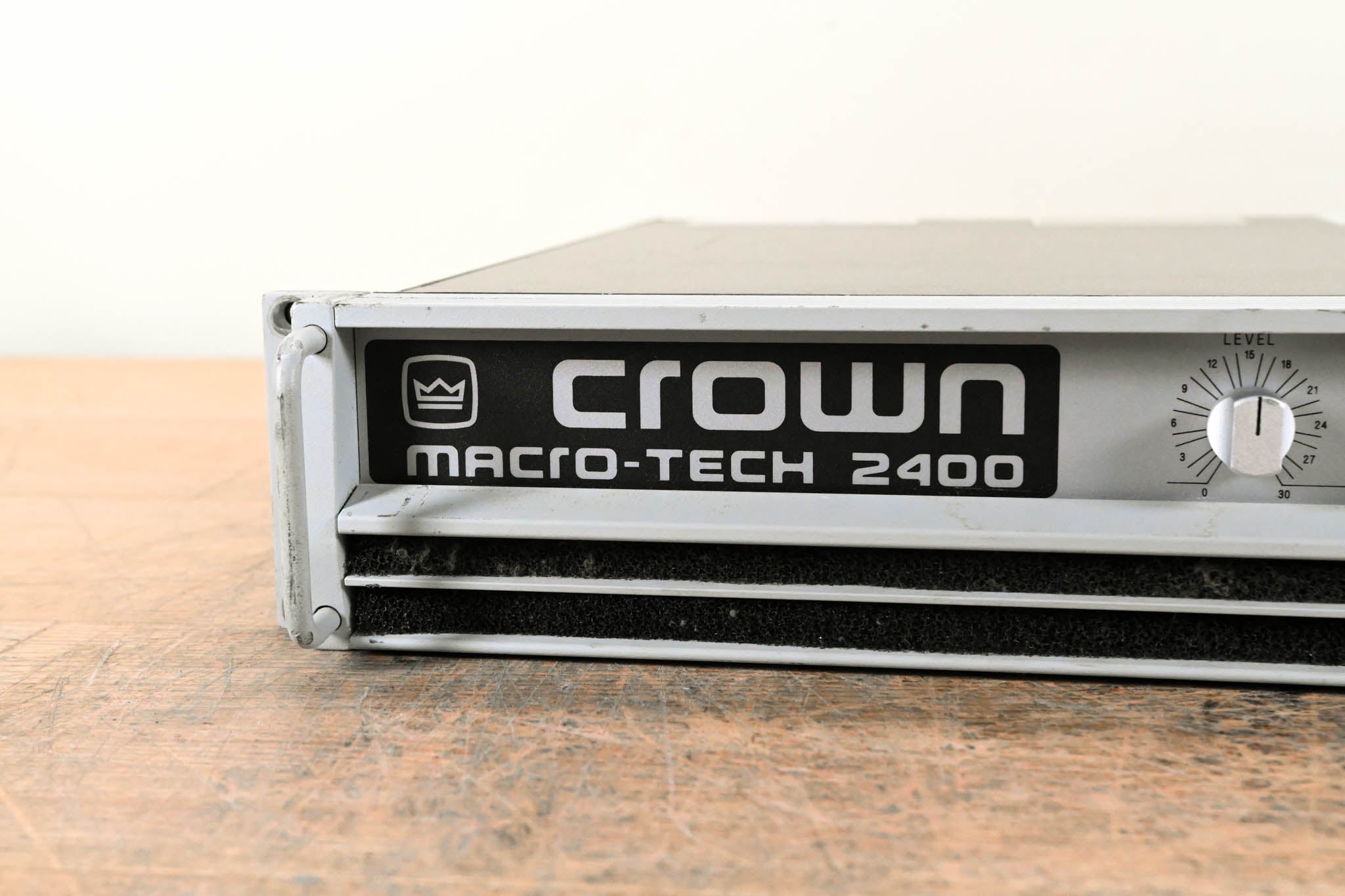 Crown Macro-Tech 2400 2-Channel Power Amplifier