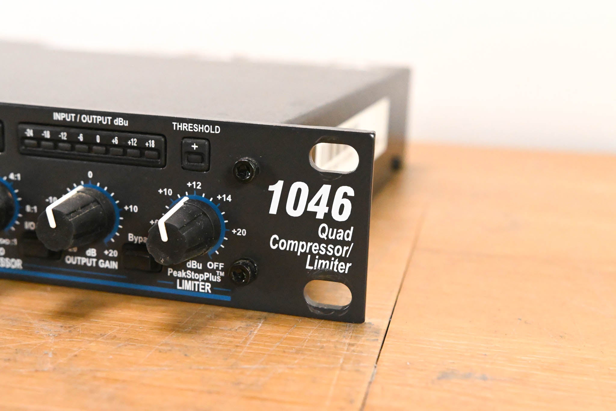dbx 1046 Quad Compressor/Limiter