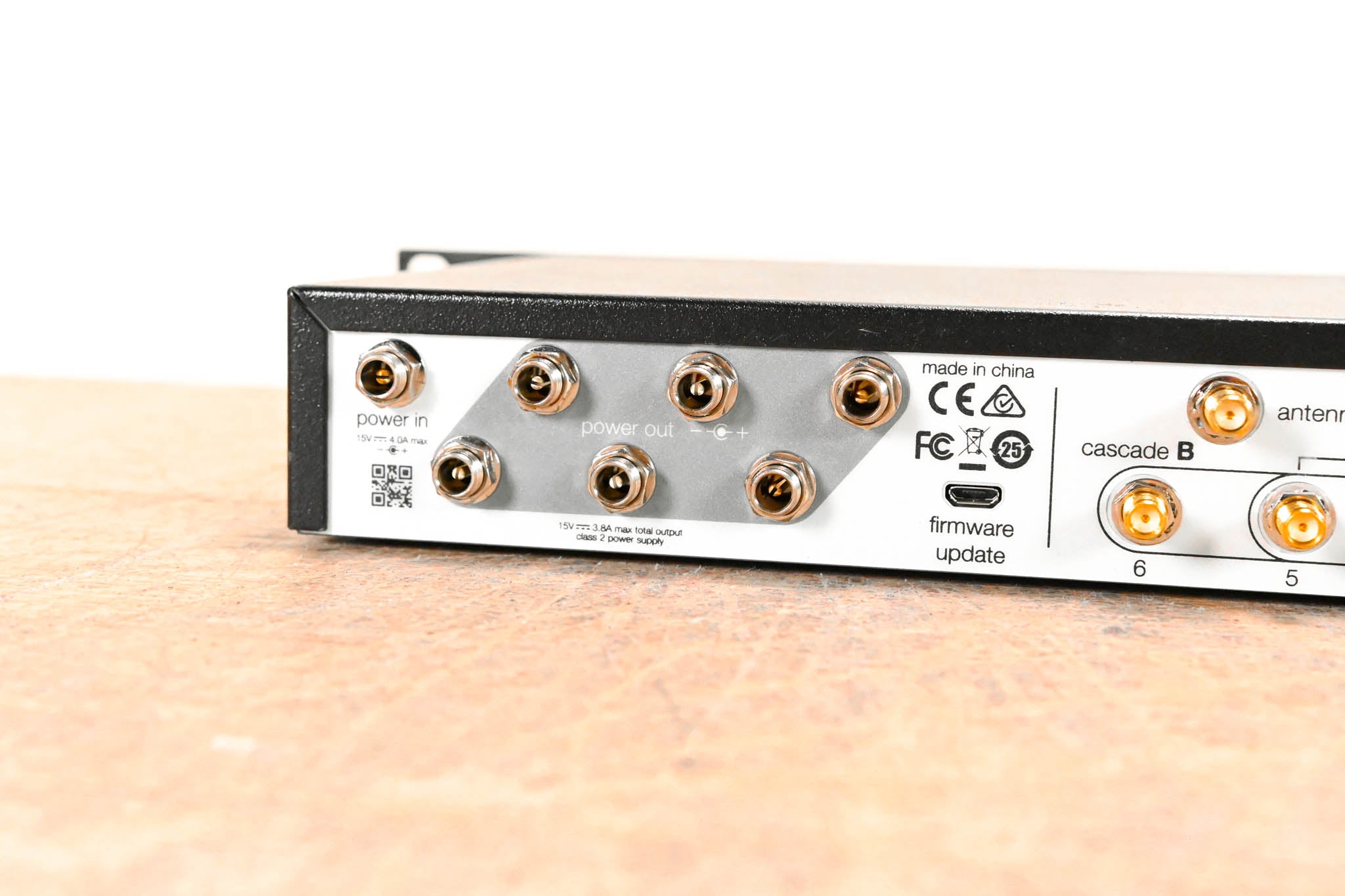 Shure UA846Z2 GLX-D Frequency Manager (NO POWER SUPPLY)