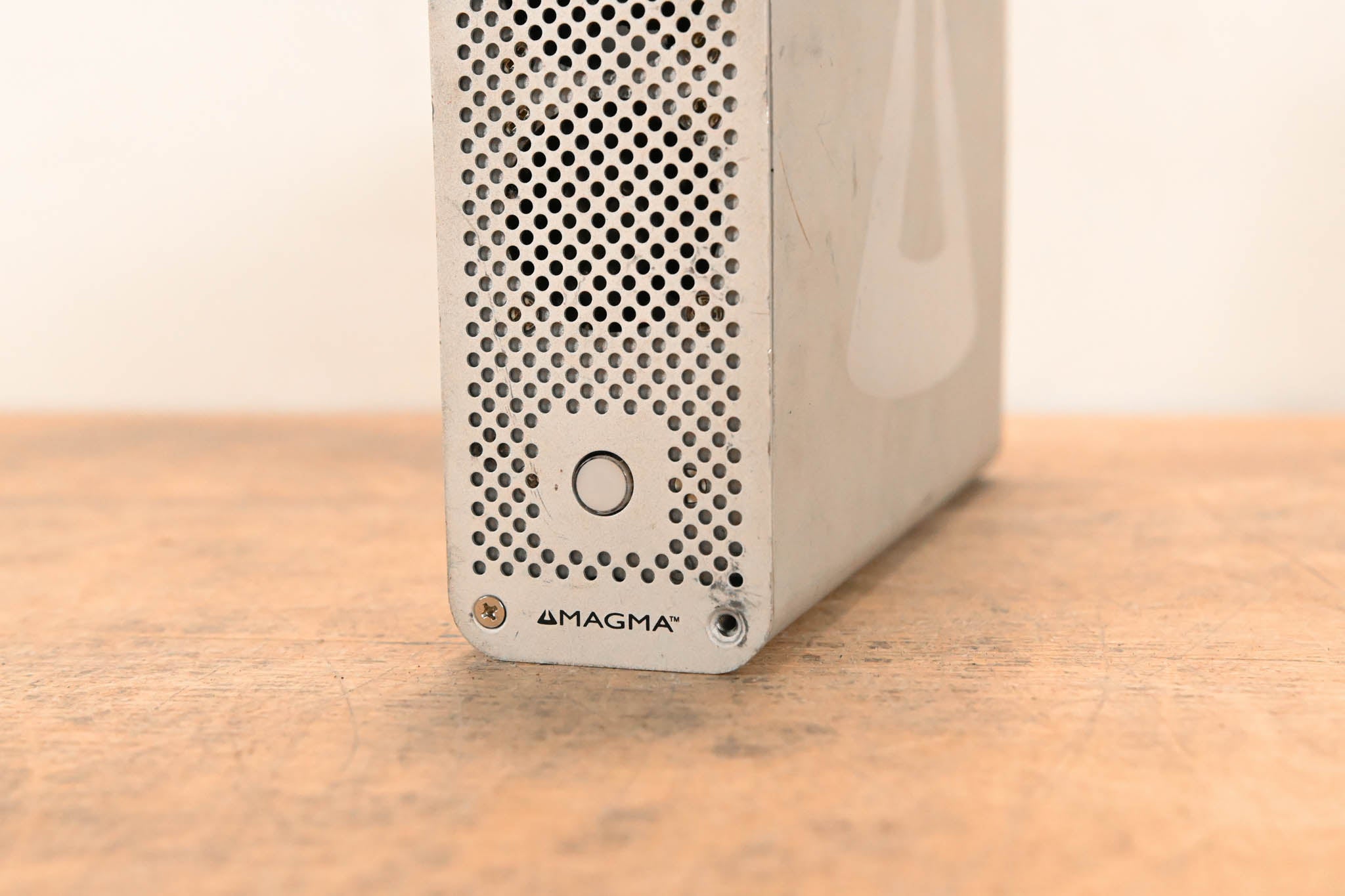 Magma EB1T ExpressBox 1T Thunderbolt 2 to PCIe Expansion Chassis NO PSU