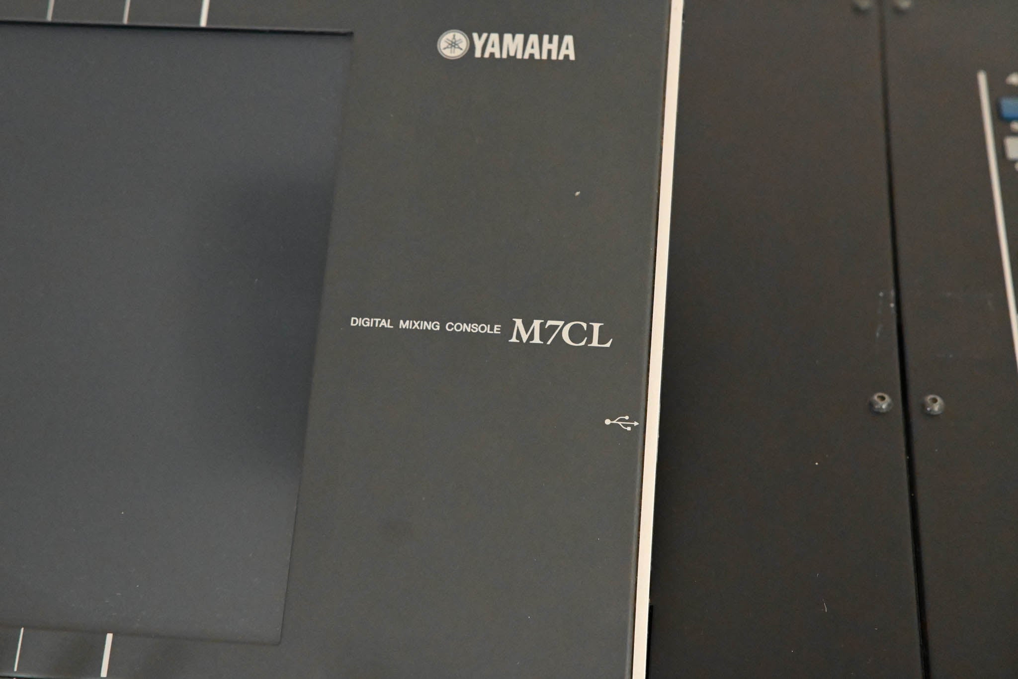 Yamaha M7CL-48 48-Channel Digital Audio Mixing Console