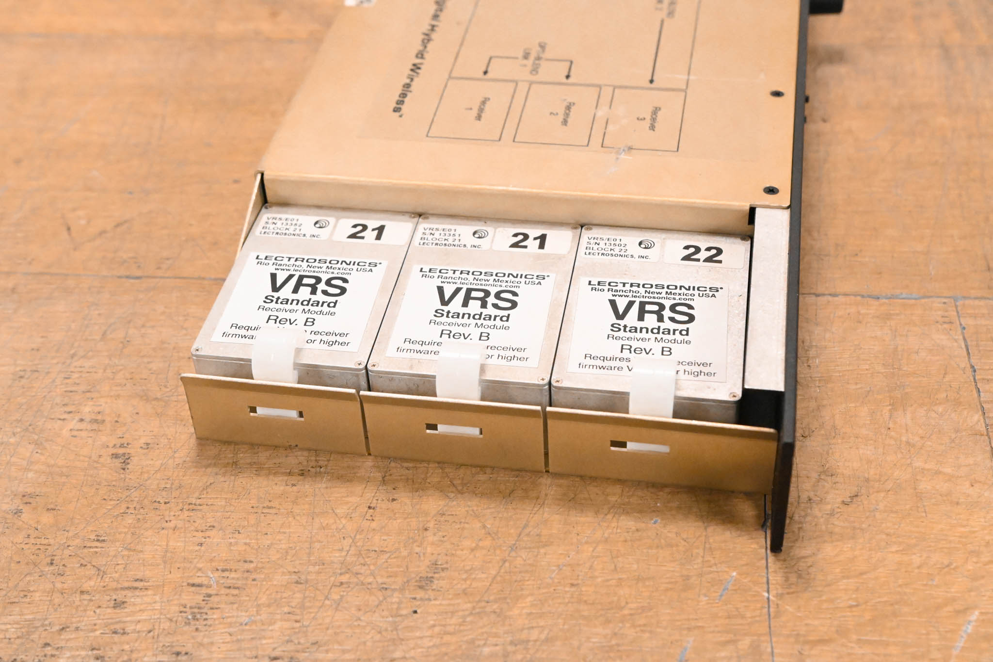 Lectrosonics Venue Wideband Mid 6-Channel Receiver w/ Bodypacks (NO PSU)