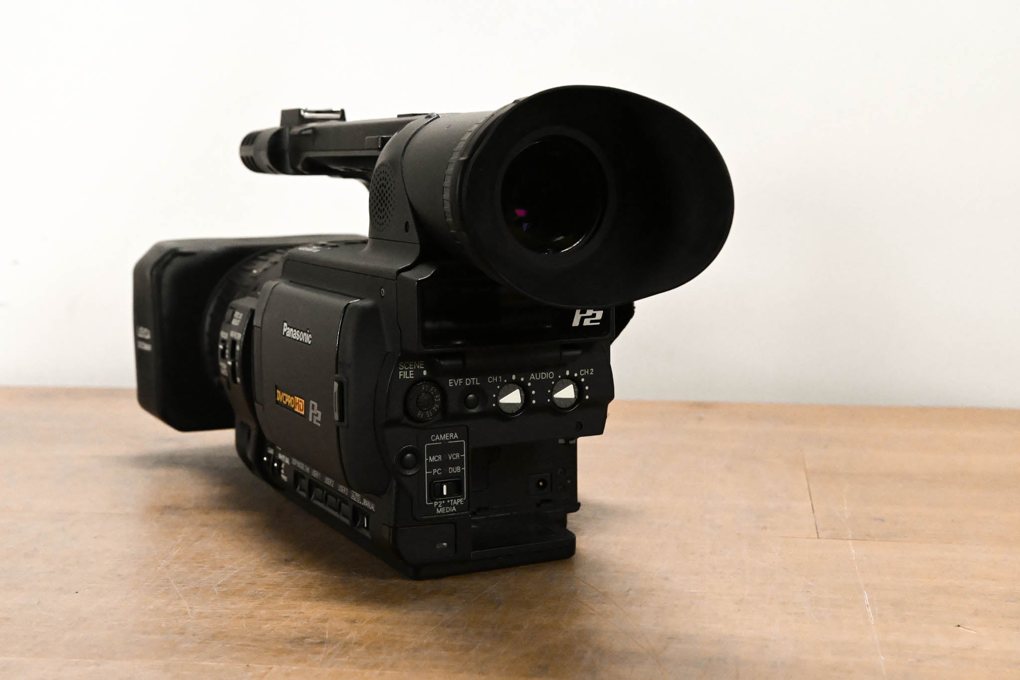 Panasonic AG-HVX200P 3-CCD P2/DVCPRO HD Format Camcorder