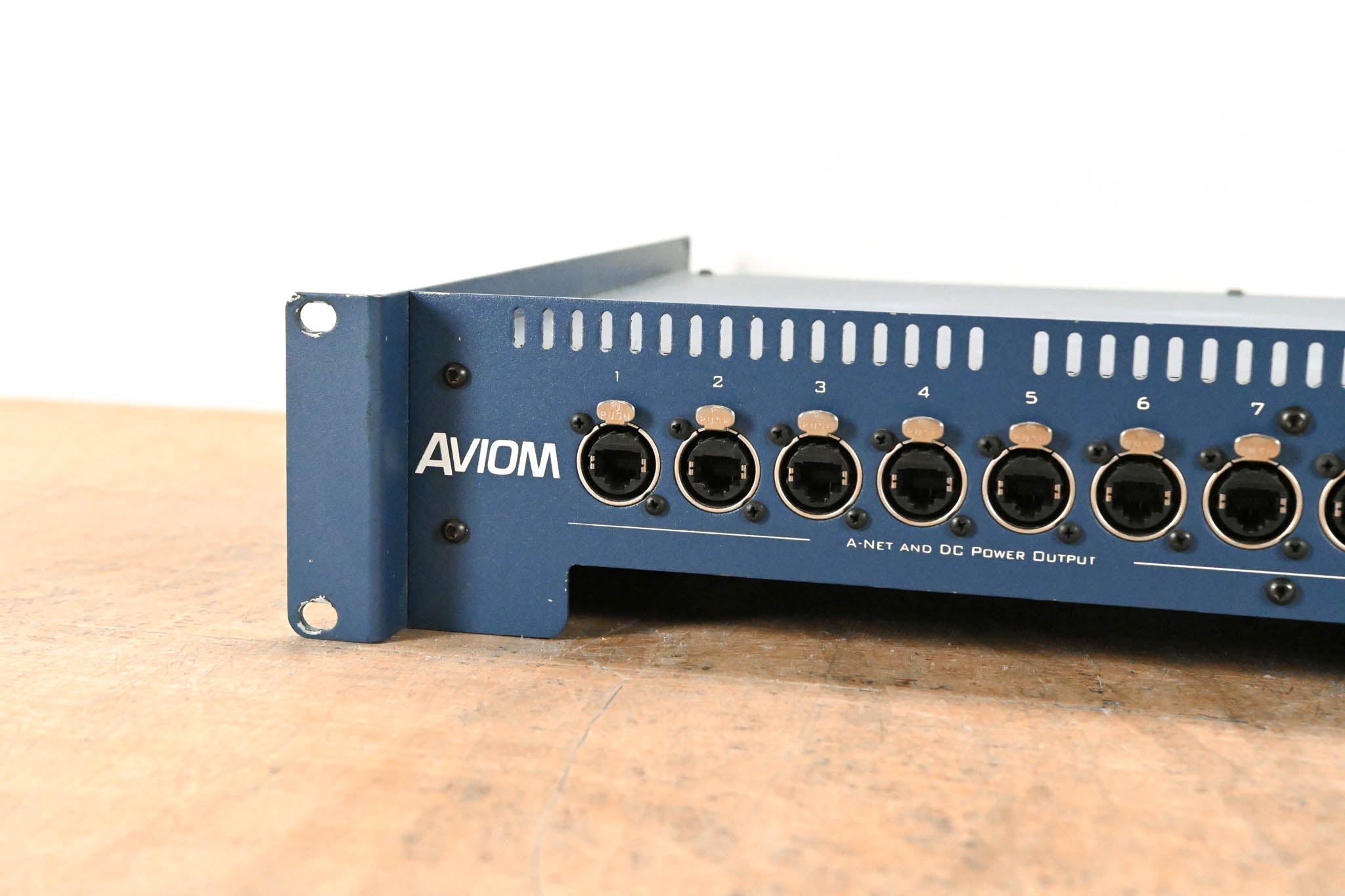 Aviom A-16D Pro A-Net Distributor