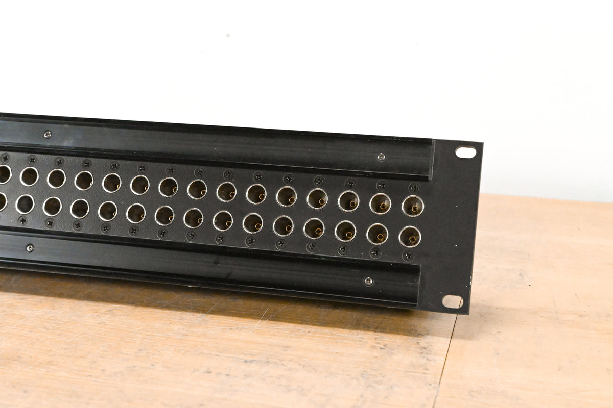 Canare 26DV-2U Digital Video Patchbay w/ DVJA-W 75Ω Modules