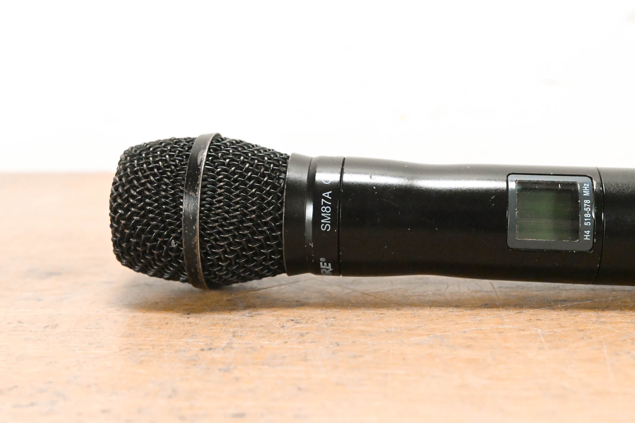 Shure UR2/SM87A Handheld Transmitter with SM87A Capsule - H4 Band
