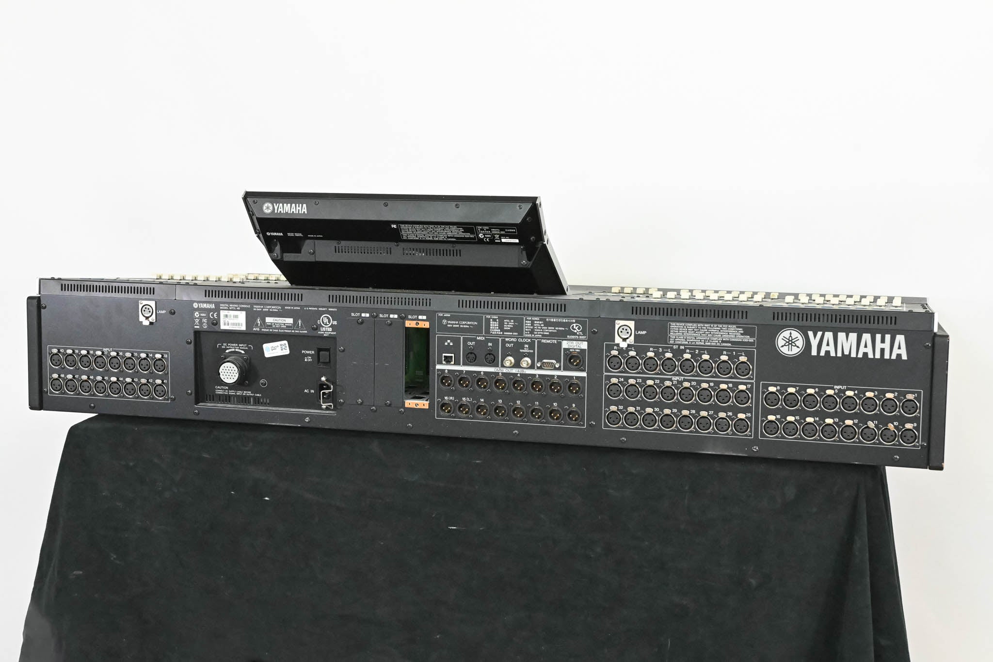 Yamaha M7CL-48 48-Channel Digital Audio Mixing Console