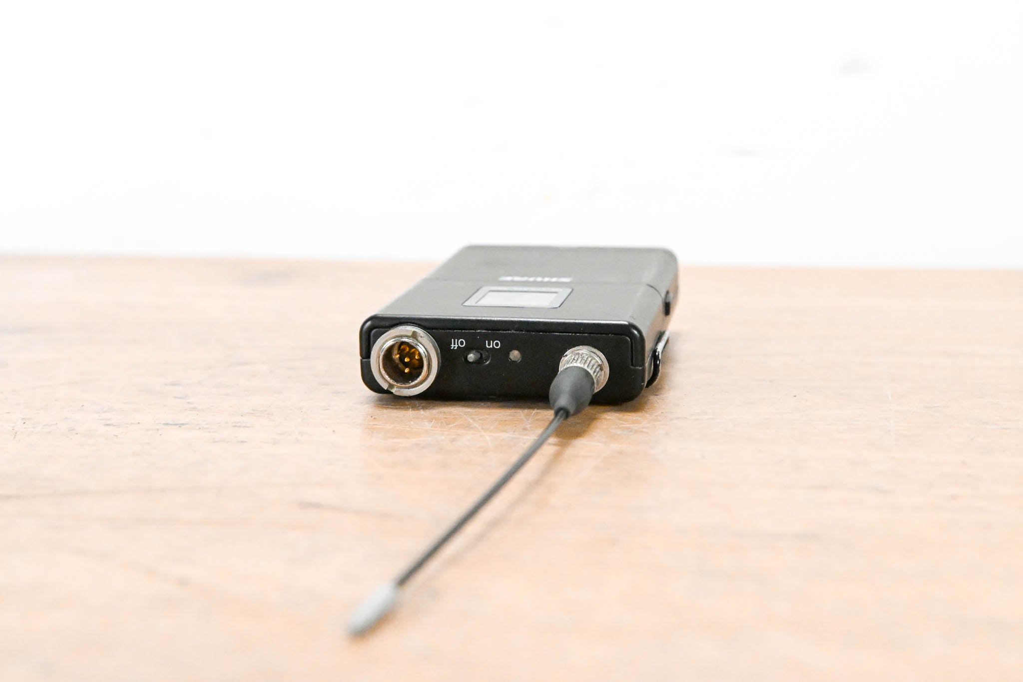 Shure UR1 Wireless Bodypack Transmitter - H4 Band: 518-578 MHz