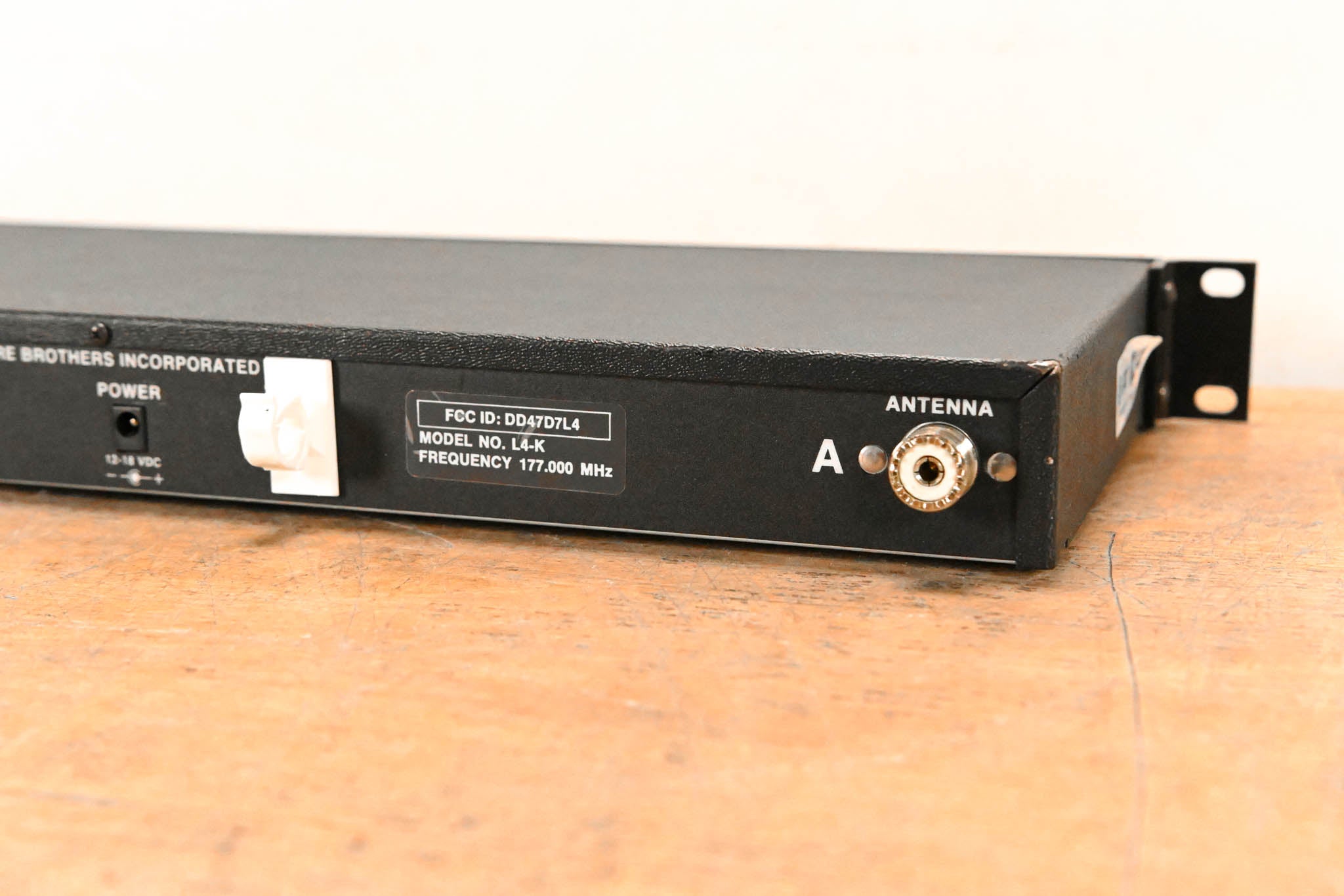 Shure L4 Diversity Wireless Receiver - 177.000 MHz (NO POWER SUPPLY)