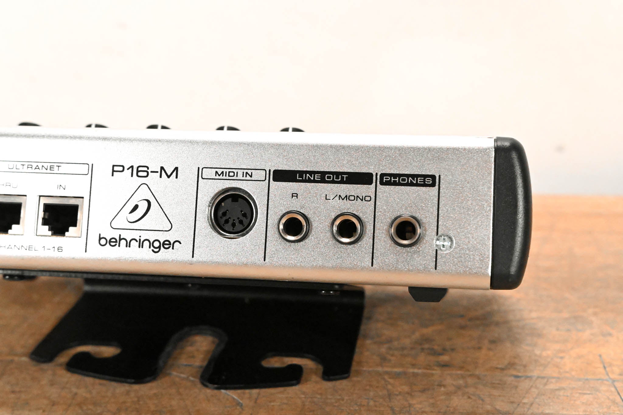 Behringer Powerplay P16-M 16-Channel Digital Personal Mixer