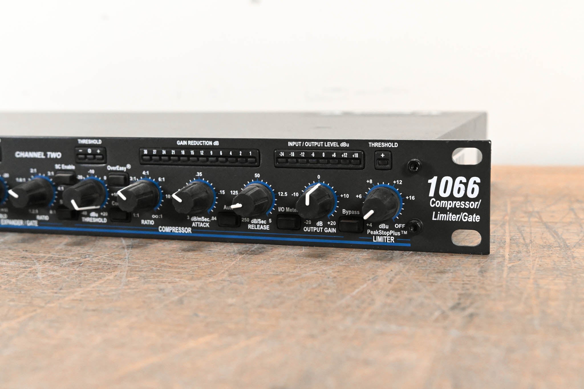 dbx 1066 2-Channel Compressor/Limiter/Gate