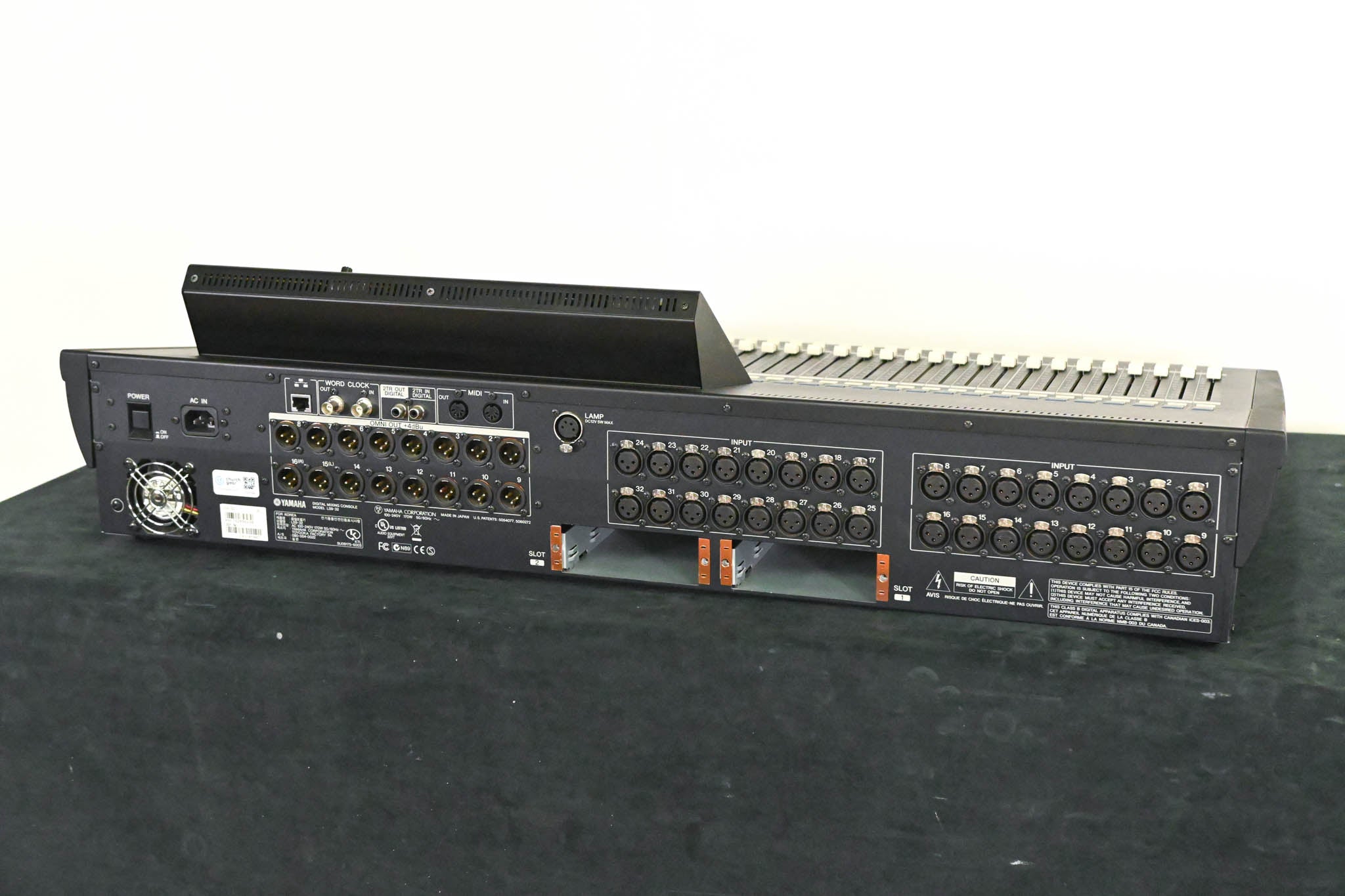 Yamaha LS9-32 32-Input Digital Mixing Console