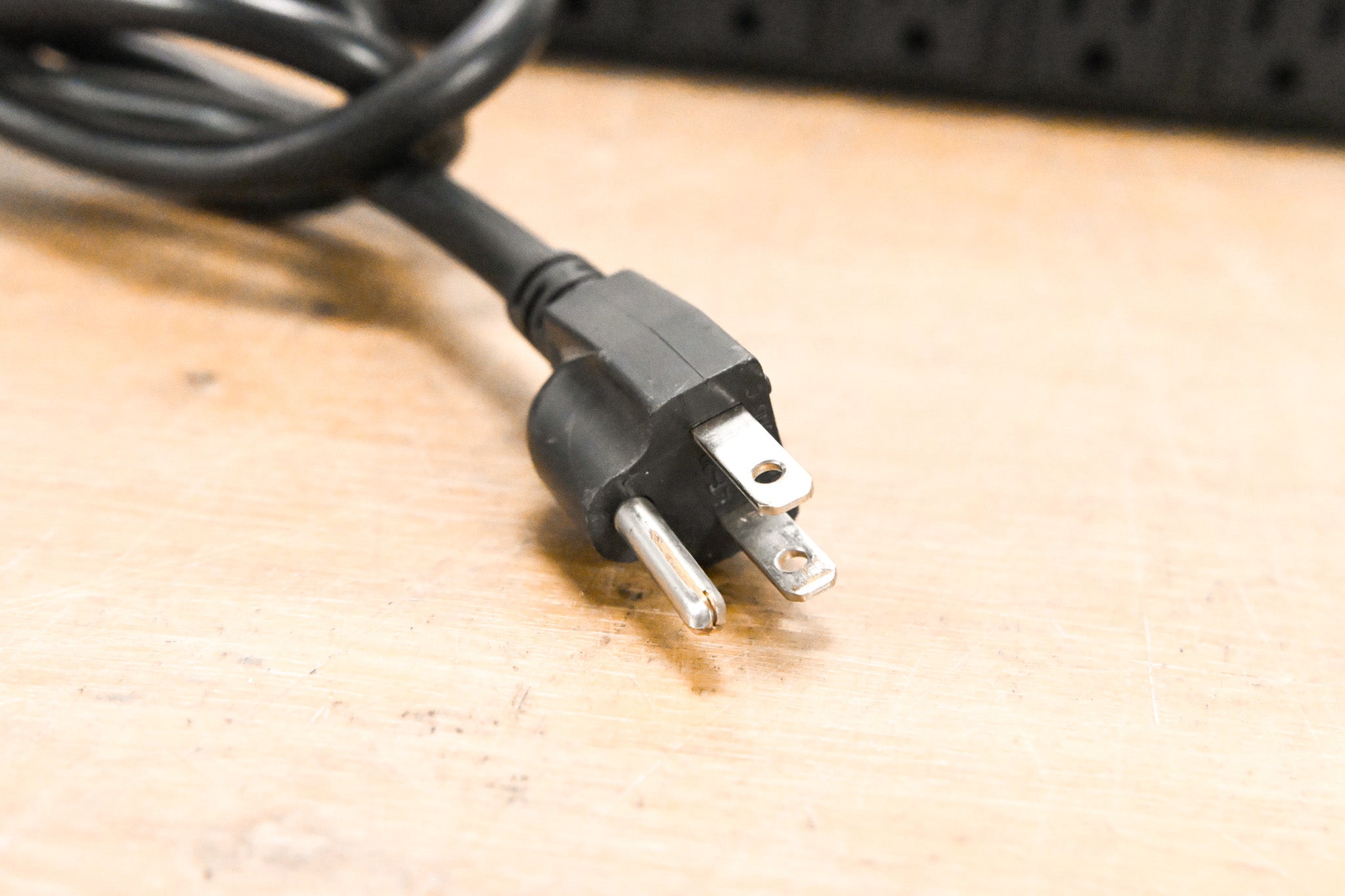 Furman M-8 8-Outlet Power Conditioner