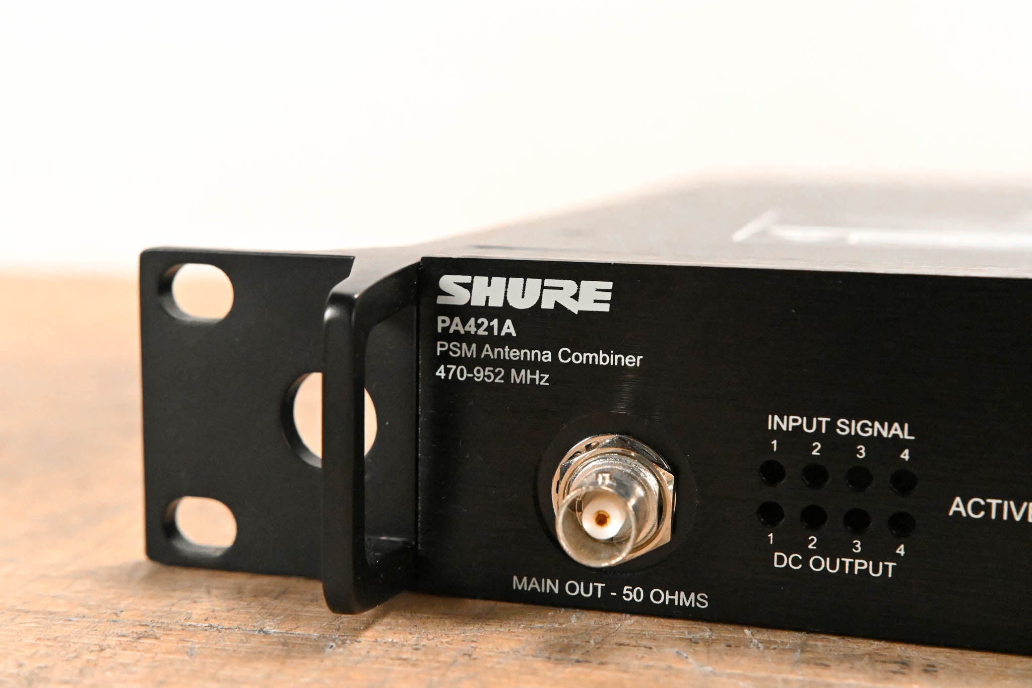 Shure PA421A 4-Port PSM Antenna Combiner - 470-952 MHz