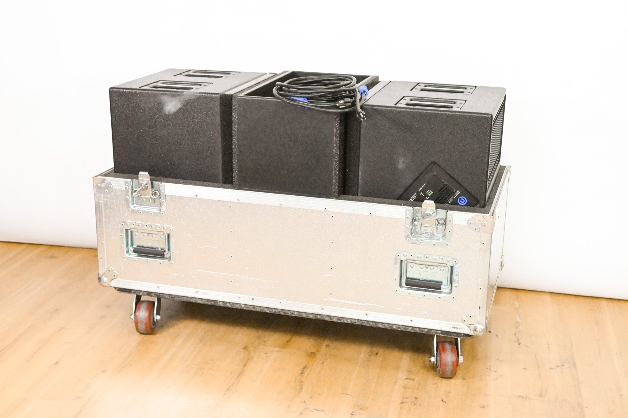 Meyer Sound UM-1P 12" Powered Stage Monitor Speaker (PAIR) w/ Road Case