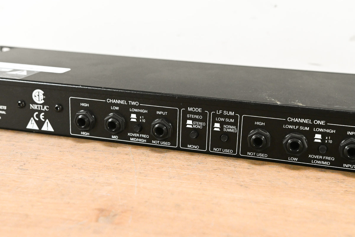 dbx 223 Stereo 2-Way / Mono 3-Way Crossover