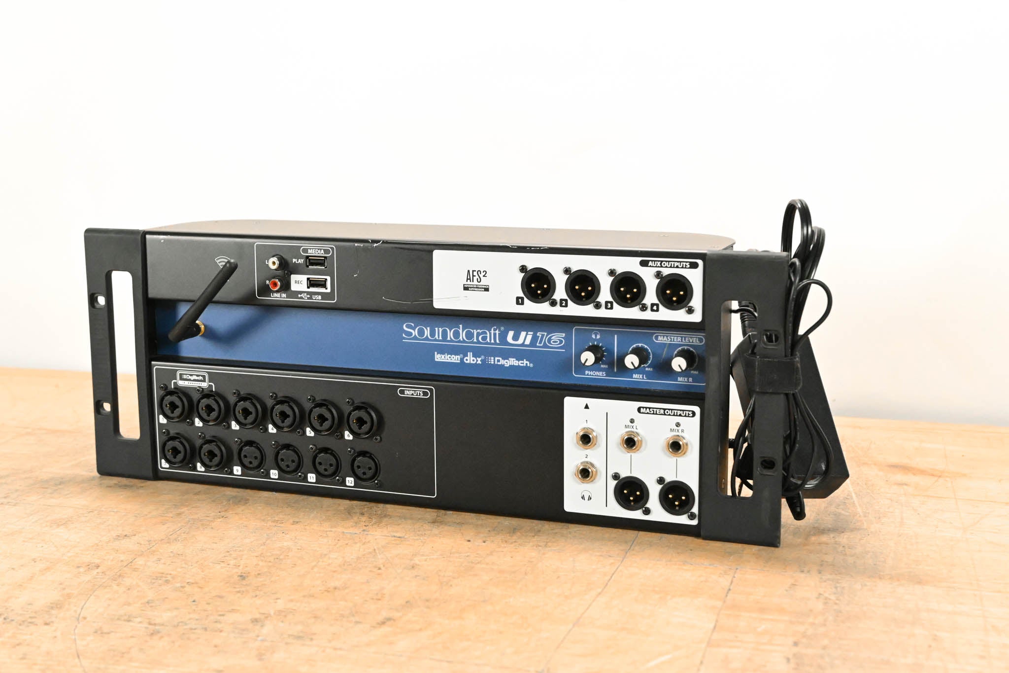 Soundcraft Ui16 16-Input Remote-Controlled Digital Mixer