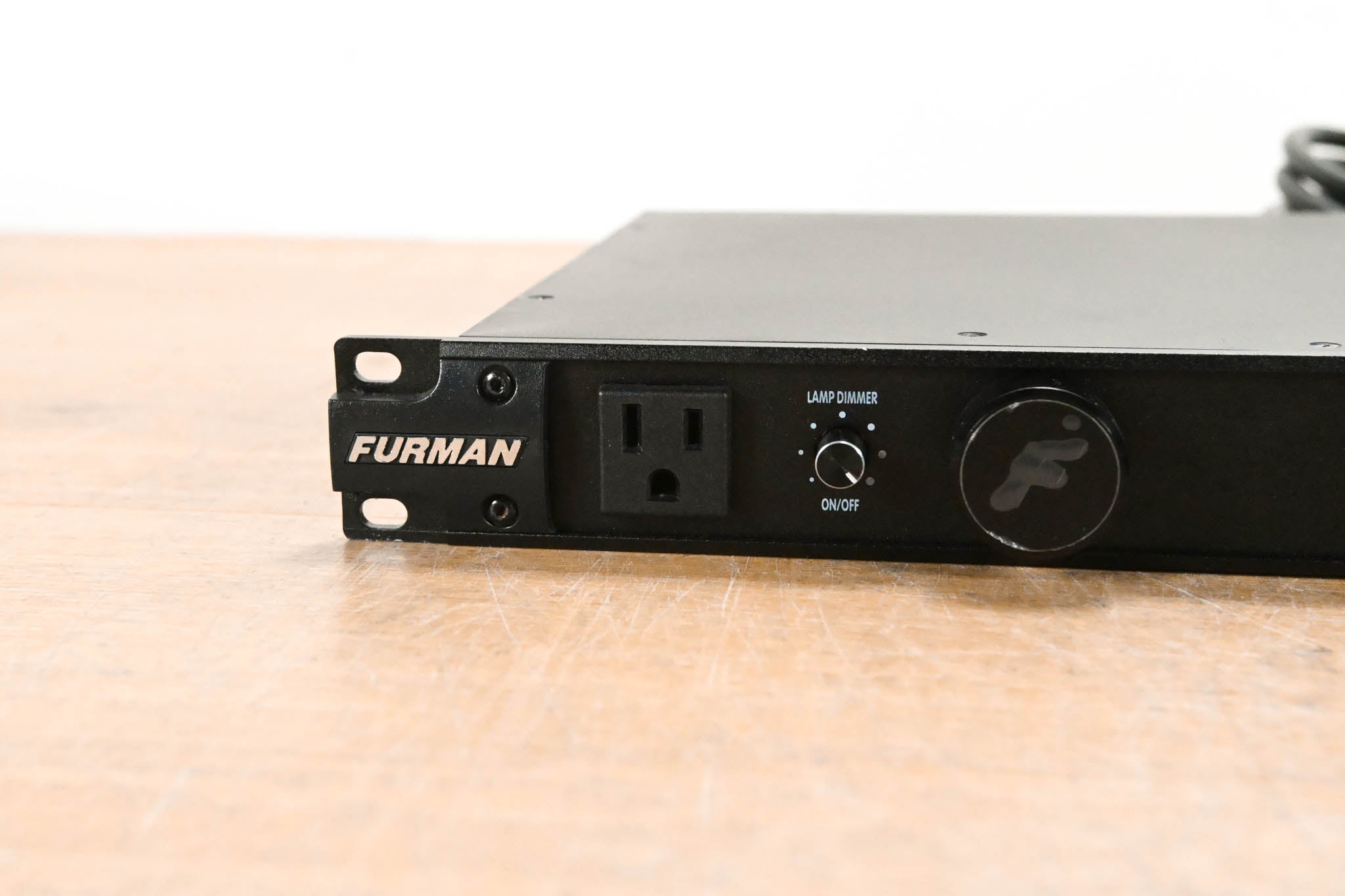 Furman PL-8C 15A Classic Series Power Conditioner with Lights