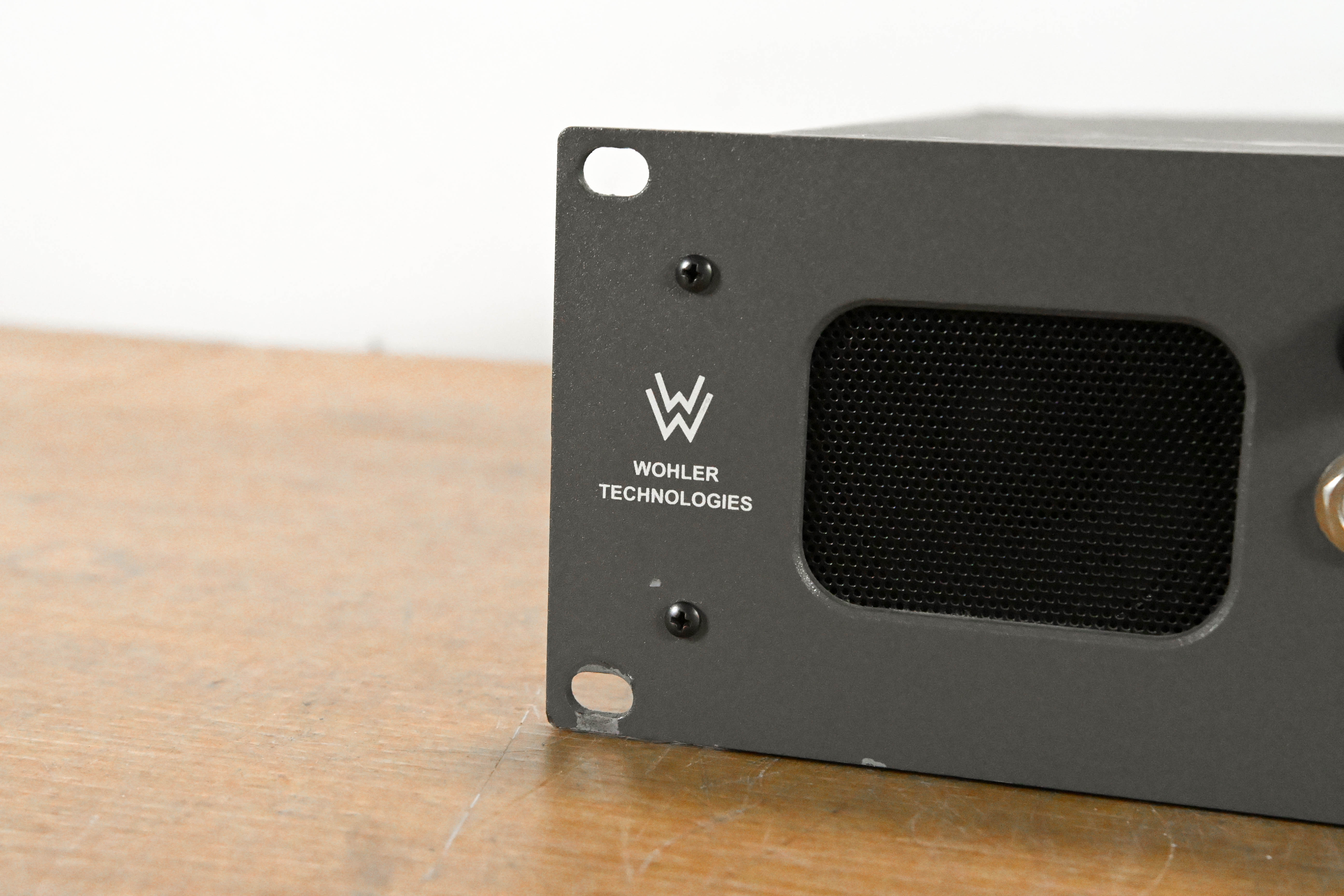 Wohler Technologies AMP2-S8MDA Multi-Format Audio Monitor