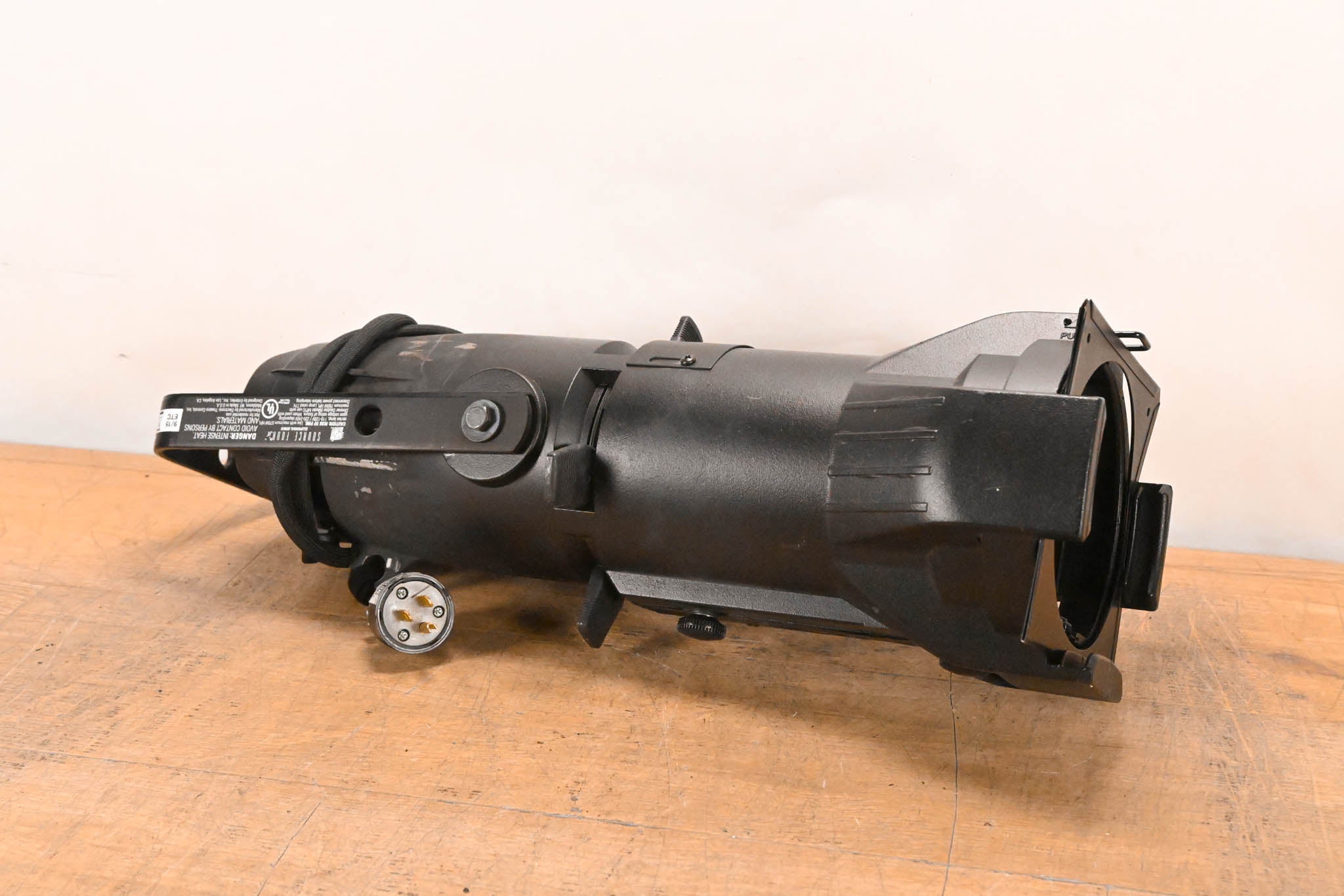 ETC Source Four Jr 25-50 Degree Zoom 575 Ellipsoidal Light