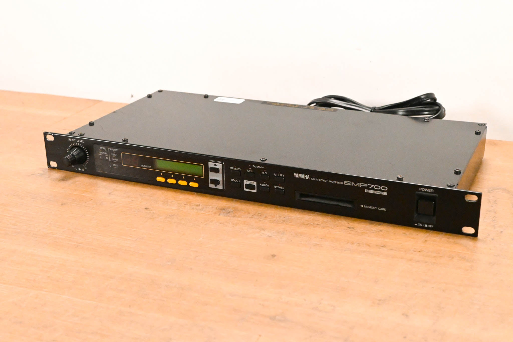Yamaha EMP700 Stereo Multi-Effect Processor