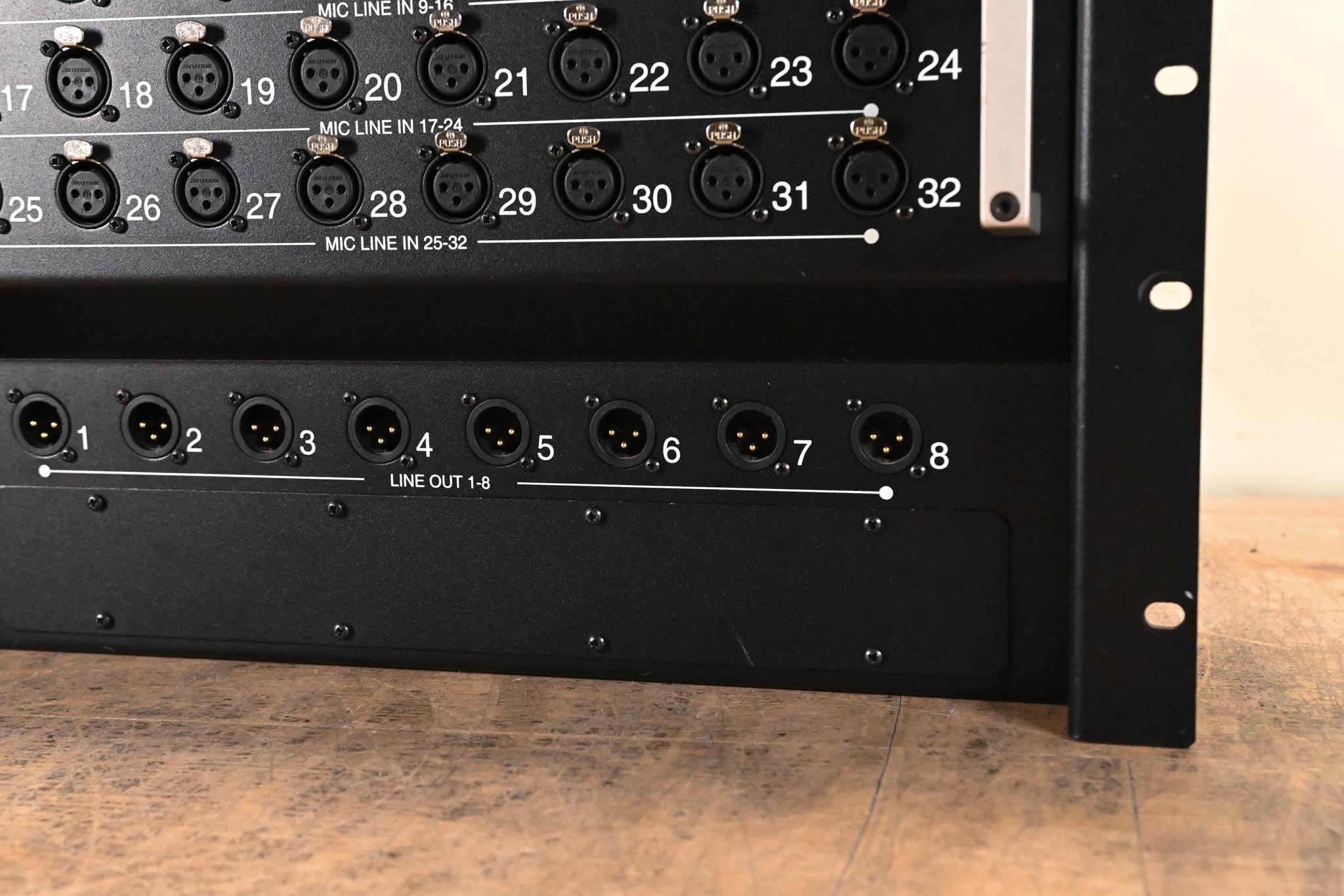 DiGiCo D-Rack 32 x 8 Cat 6 Analog I/O Stage Box
