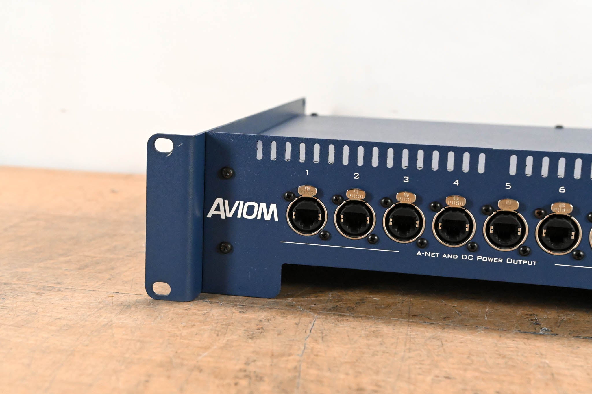 Aviom A-16D Pro A-Net Distributor