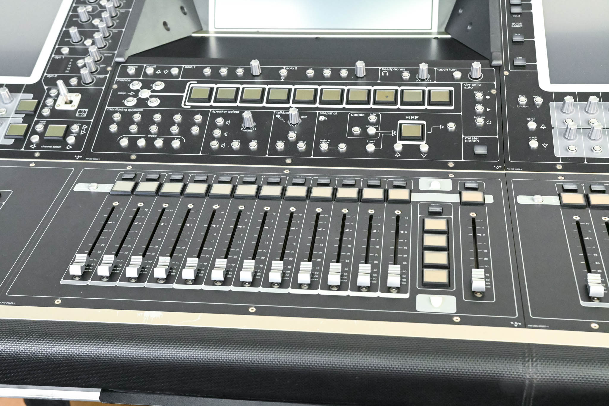 DiGiCo SD5 Digital Mixing Console w/ Waves Card, ST Optical & Road Case