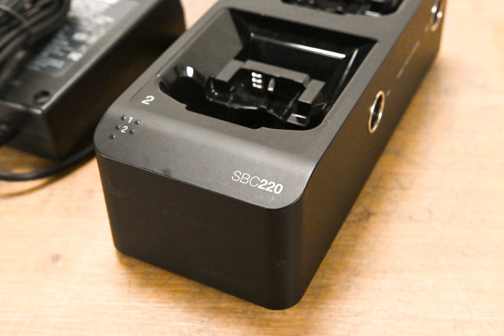 Shure SBC220 Networked 2-Bay Battery Charger