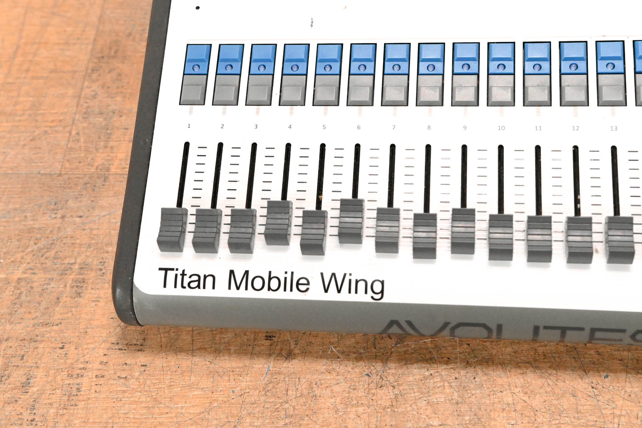 Avolites Titan Mobile Wing