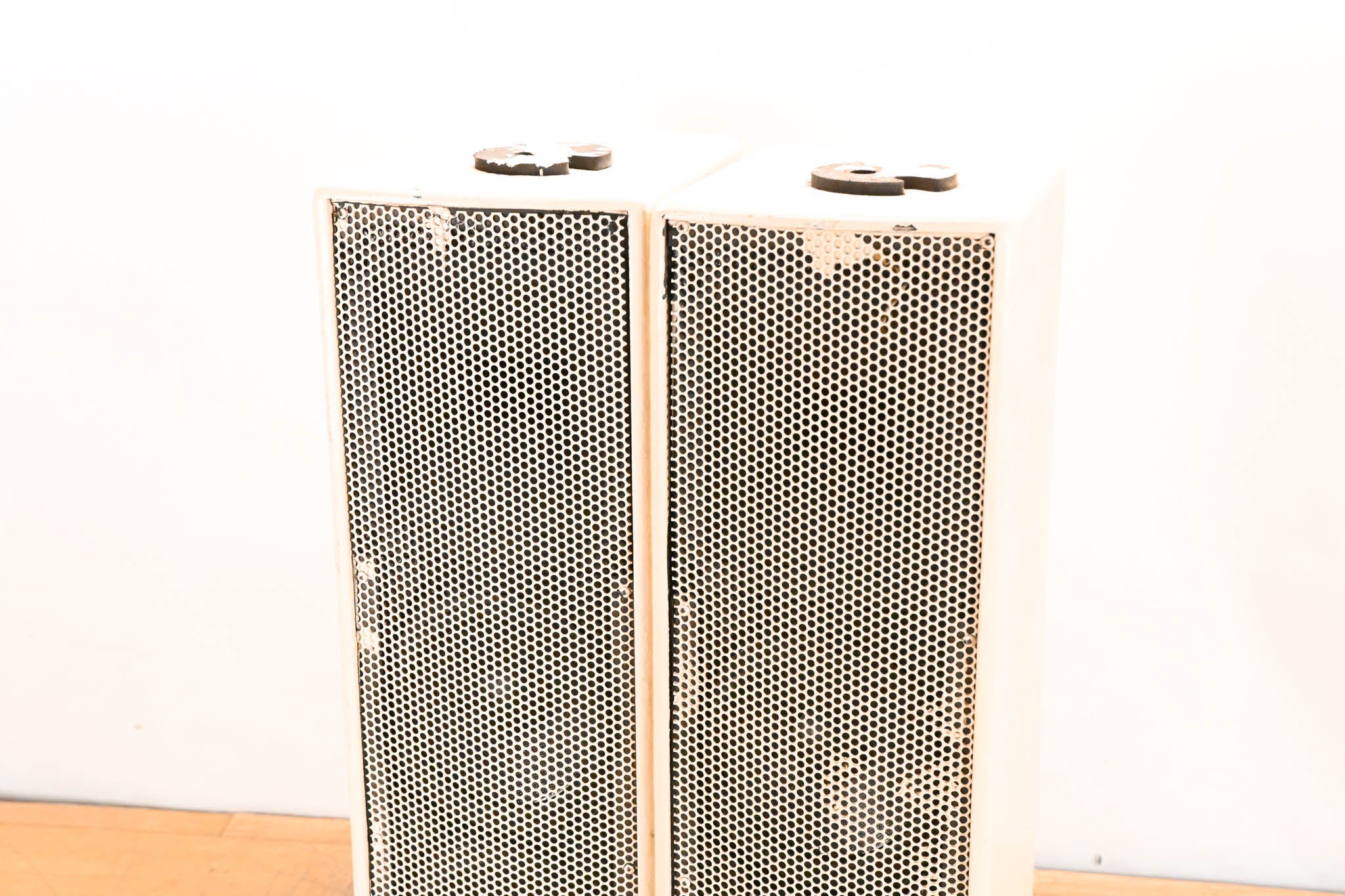 EAW UB52 Two-Way Full-Range Loudspeaker - White (PAIR)