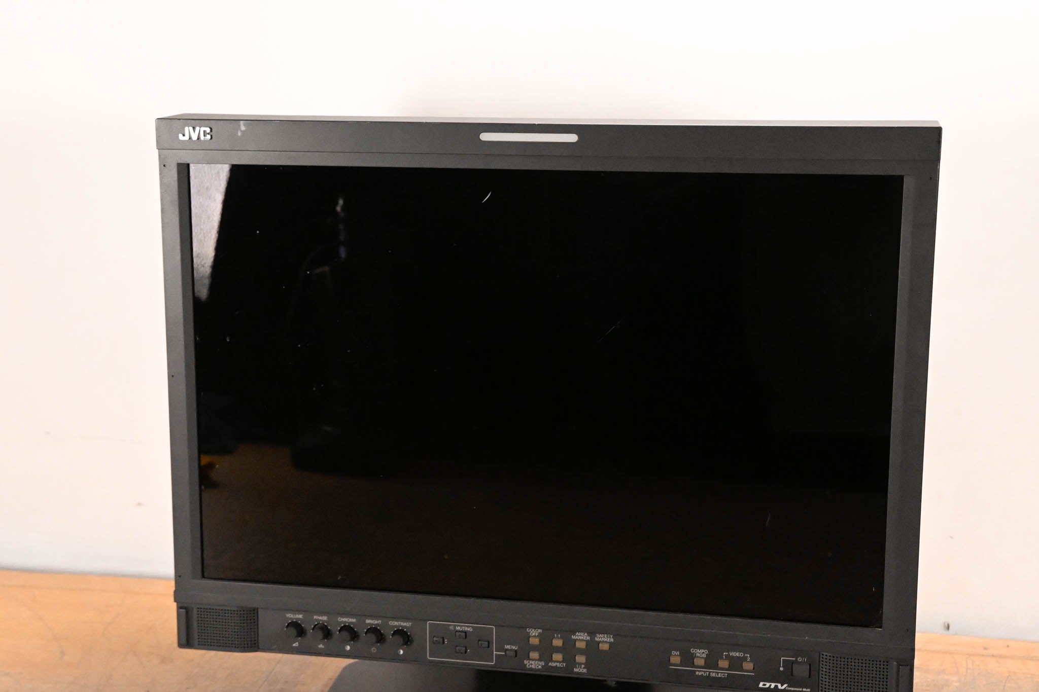 JVC DT-V20L1 20-inch HD Multi-Format Studio Monitor