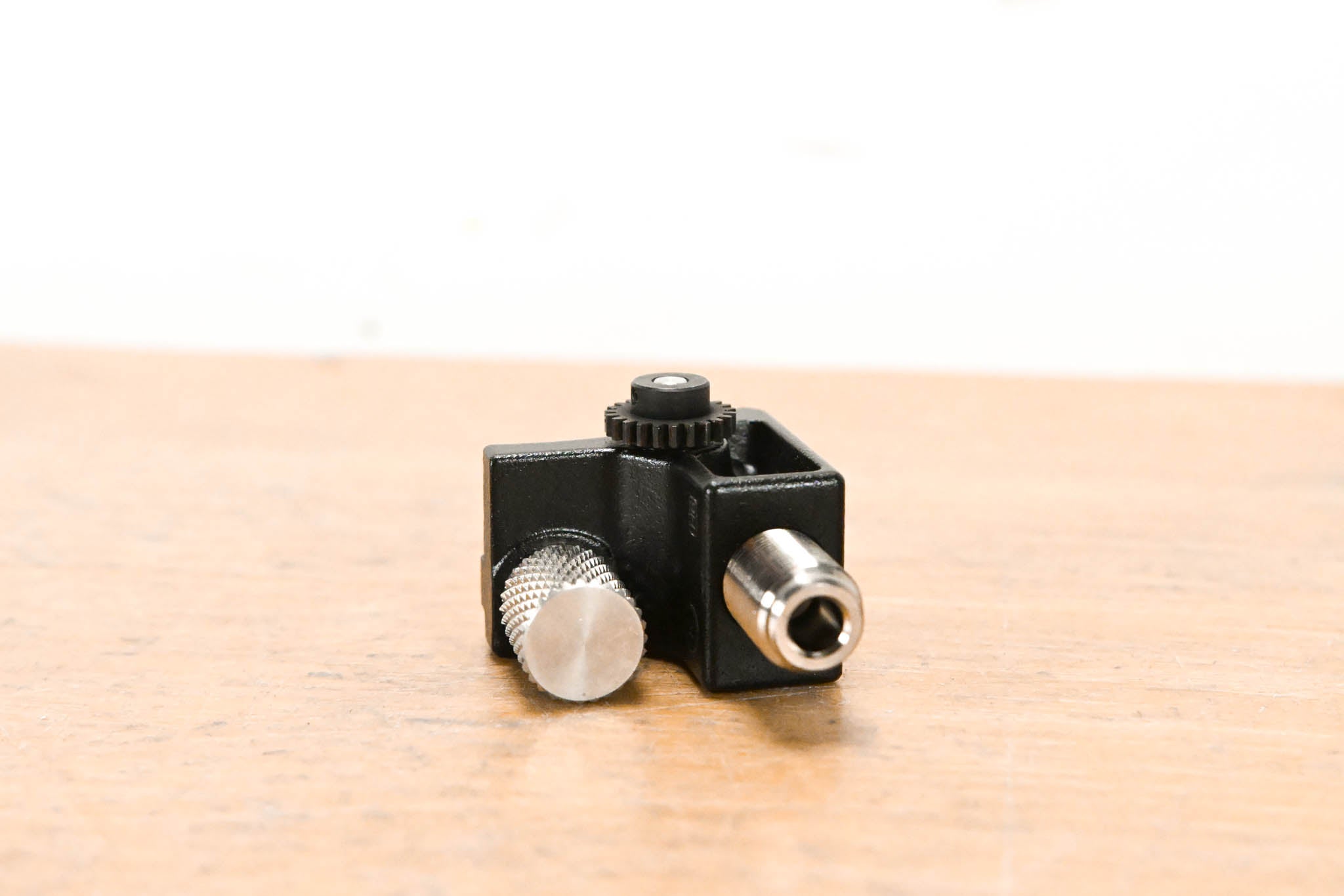 Fujinon FMM-6B Manual Focus Module for Fujinon ENG/EFP Lenses